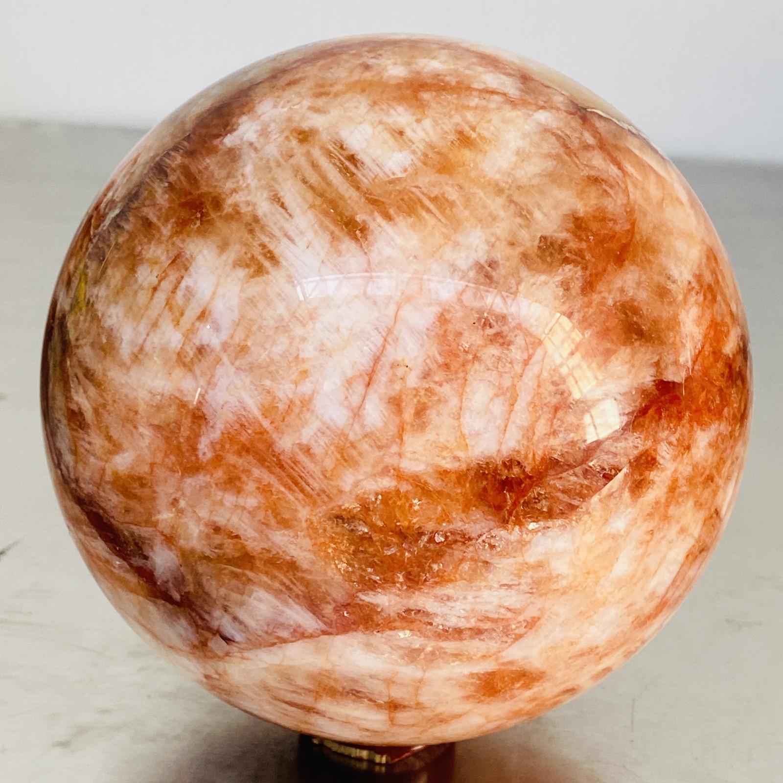 Natural Red Glue Flower Quartz Sphere Crystal Ball Healing 3160G