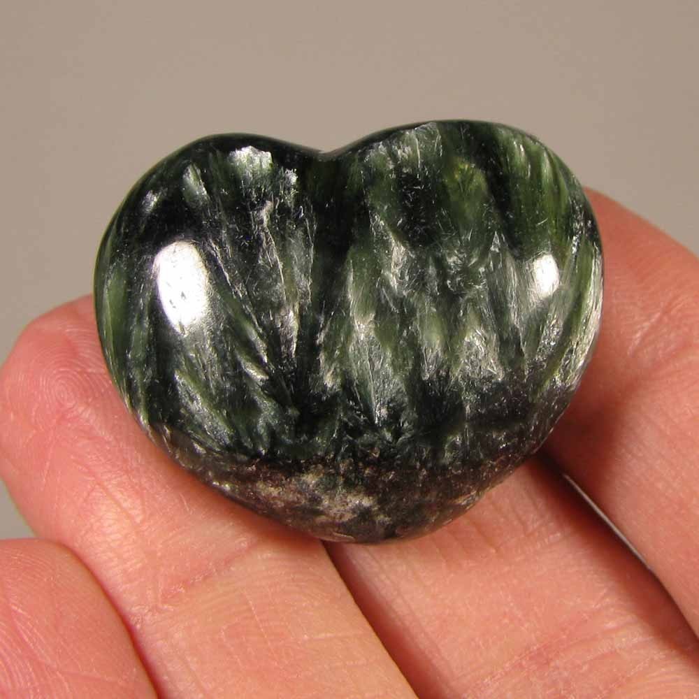 35mm SERAPHINITE Heart Polished Palm Stone – Siberia, Russia