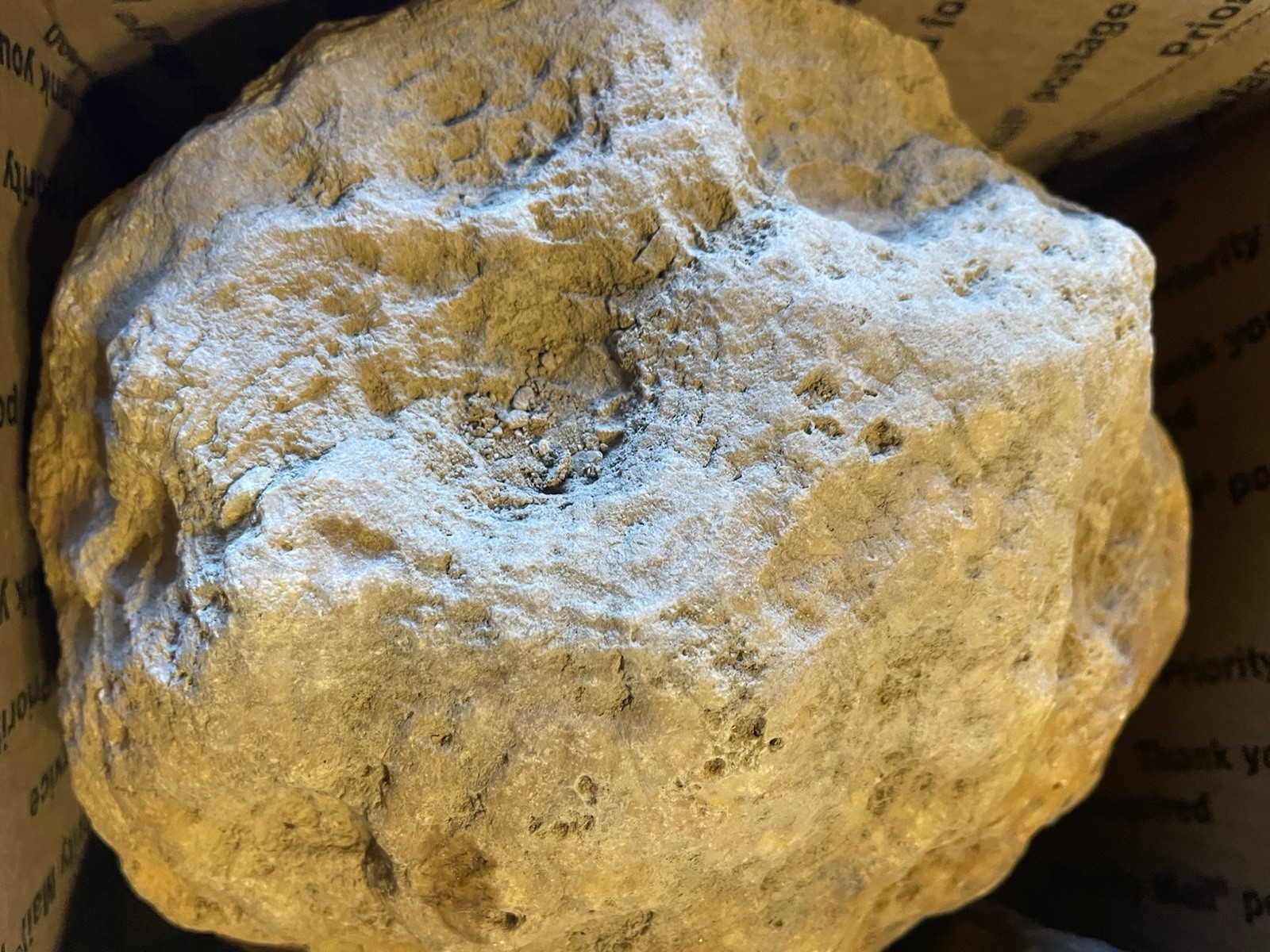 BOX OF KENTUCKY GEODES:3 BIG GEODES *3=21 LBS.