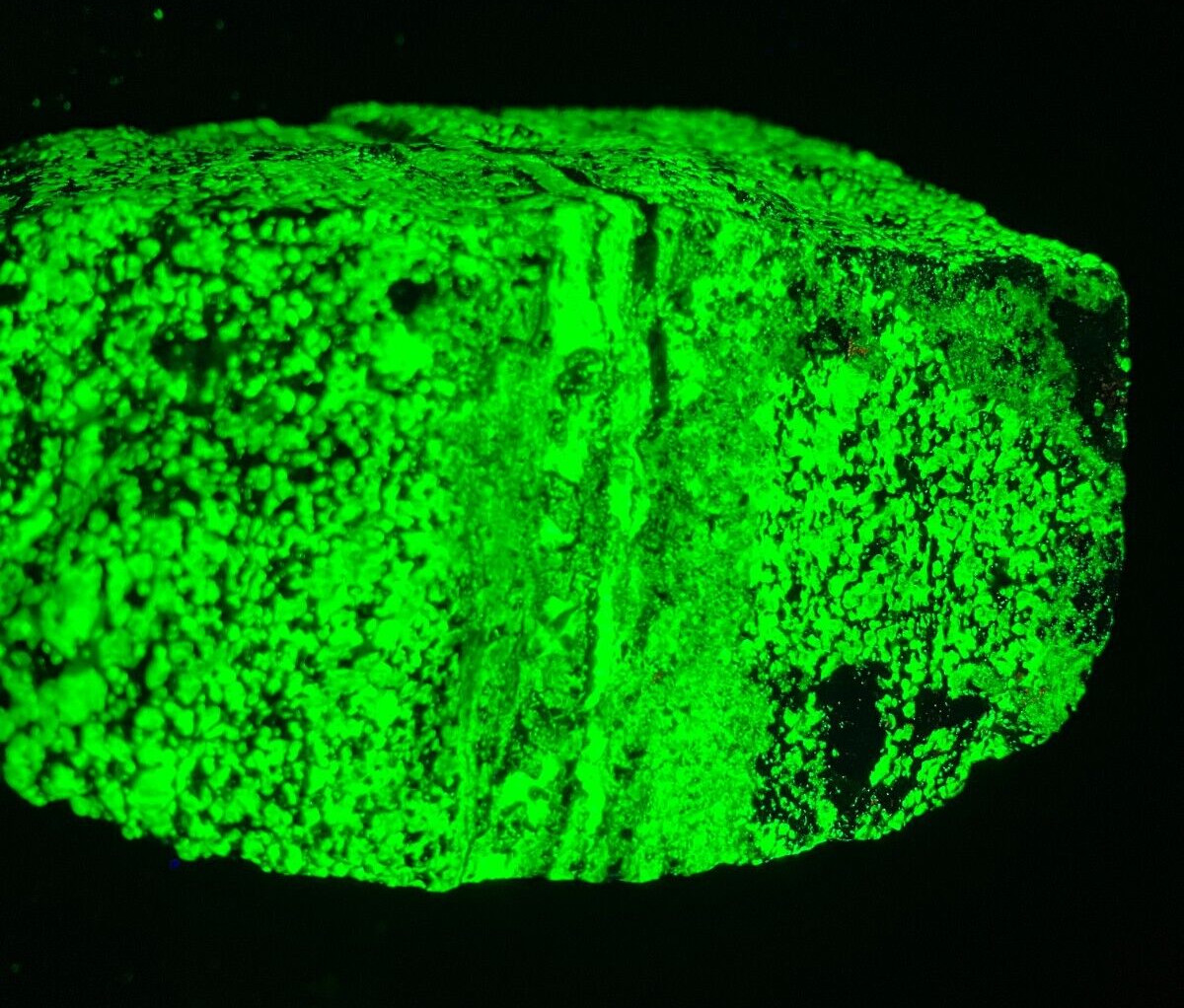 A101 Franklin NJ Fluorescent Willemite Vein 5.25×4.x2.5 in 6.23lb phosphorescent