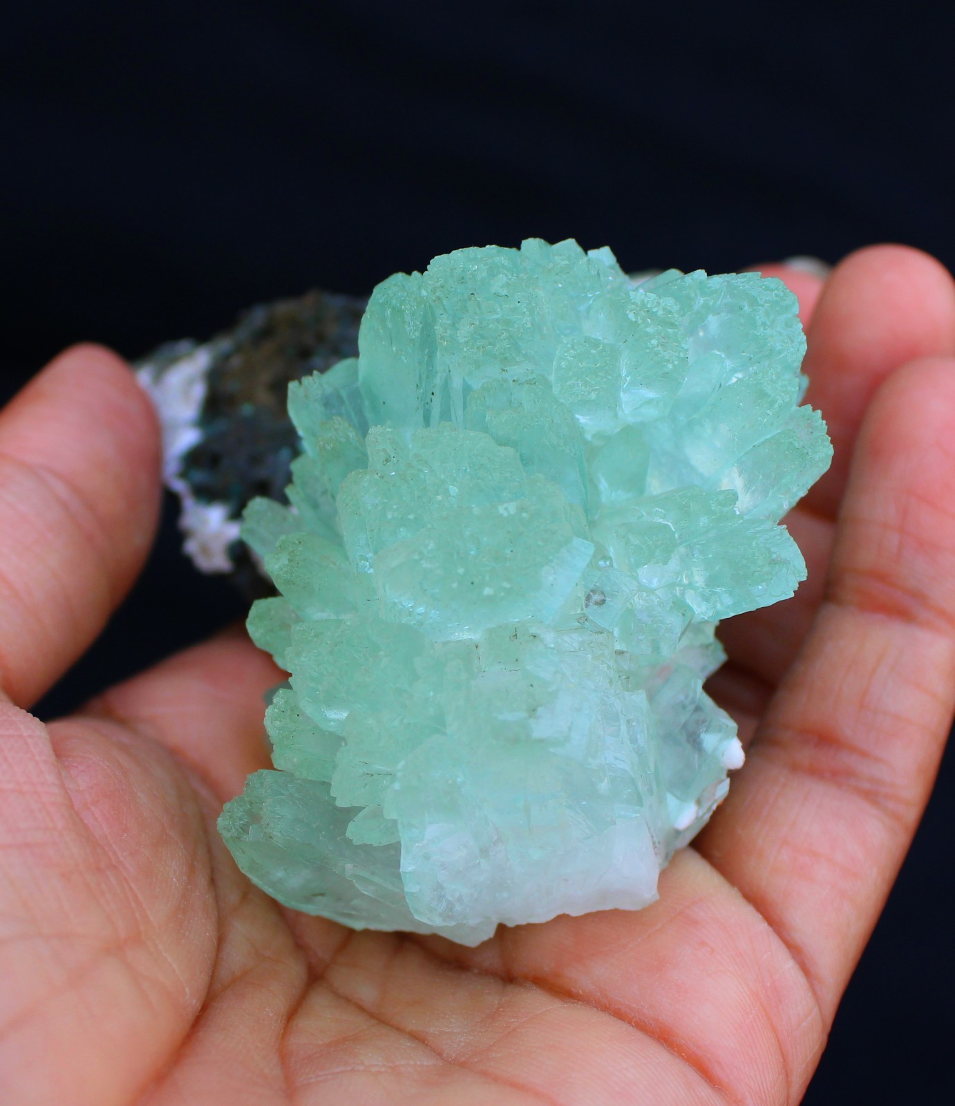 GREEN APOPHYLLITE CRYSTALS ON MATRIX INERALS SPECIMEN
