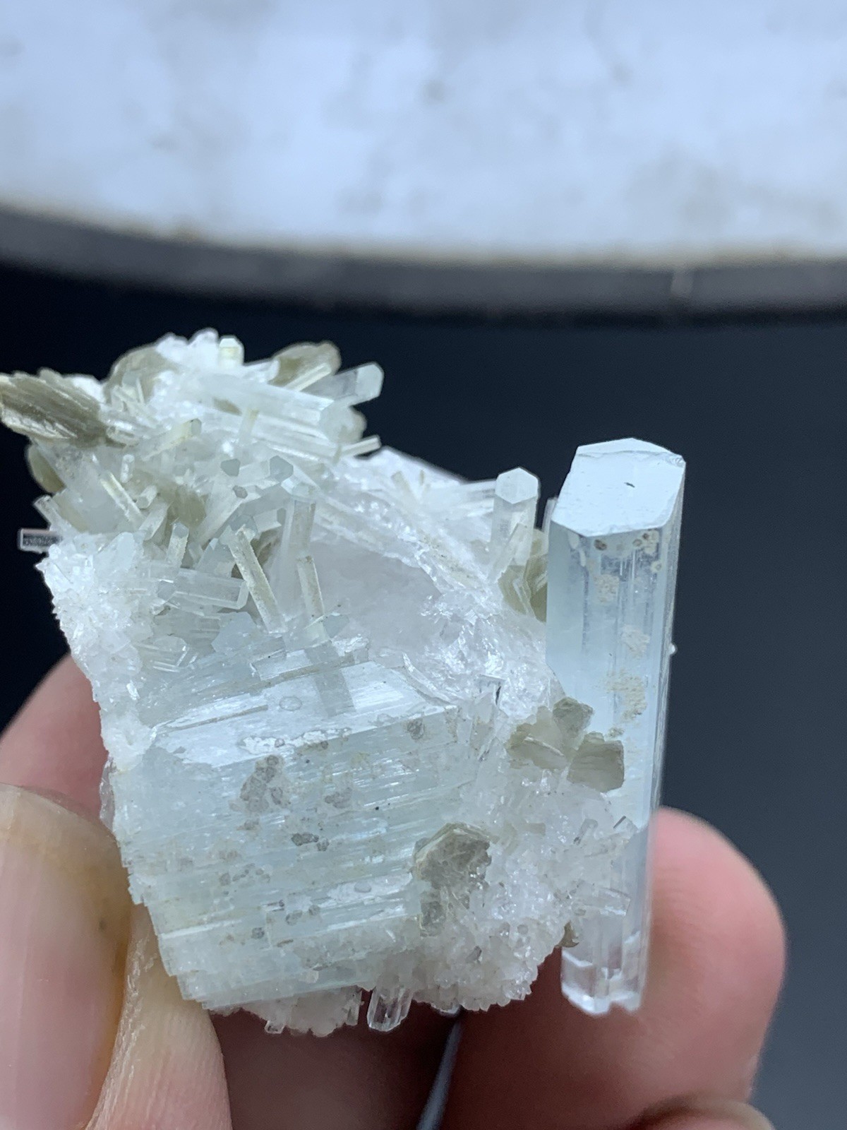 140 Cts Aquamarine Crystal Specimen From Skardu Pakistan.
