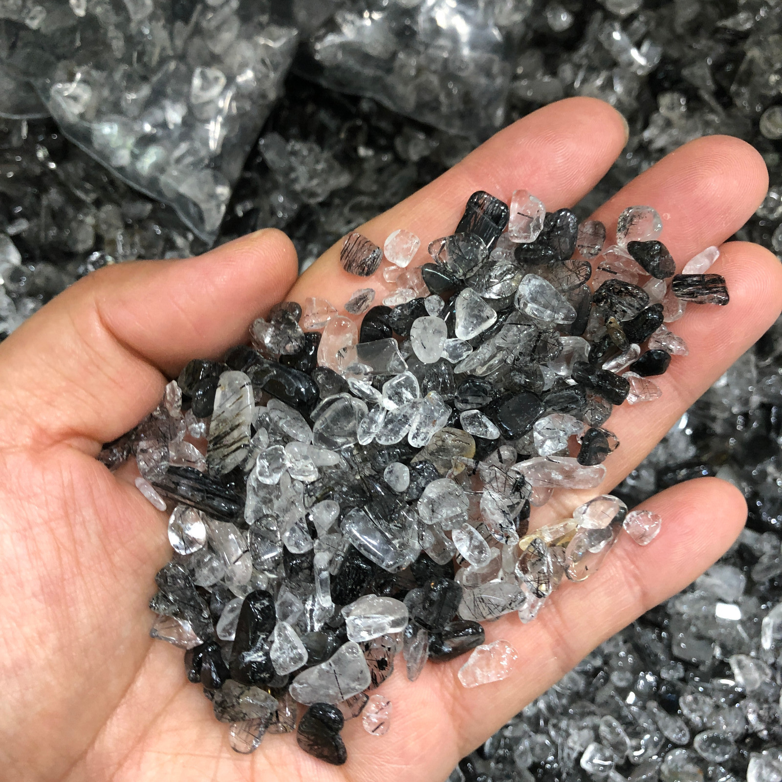 100g Natural Black hair crystal gravel reiki healing fish tank decorations A6223