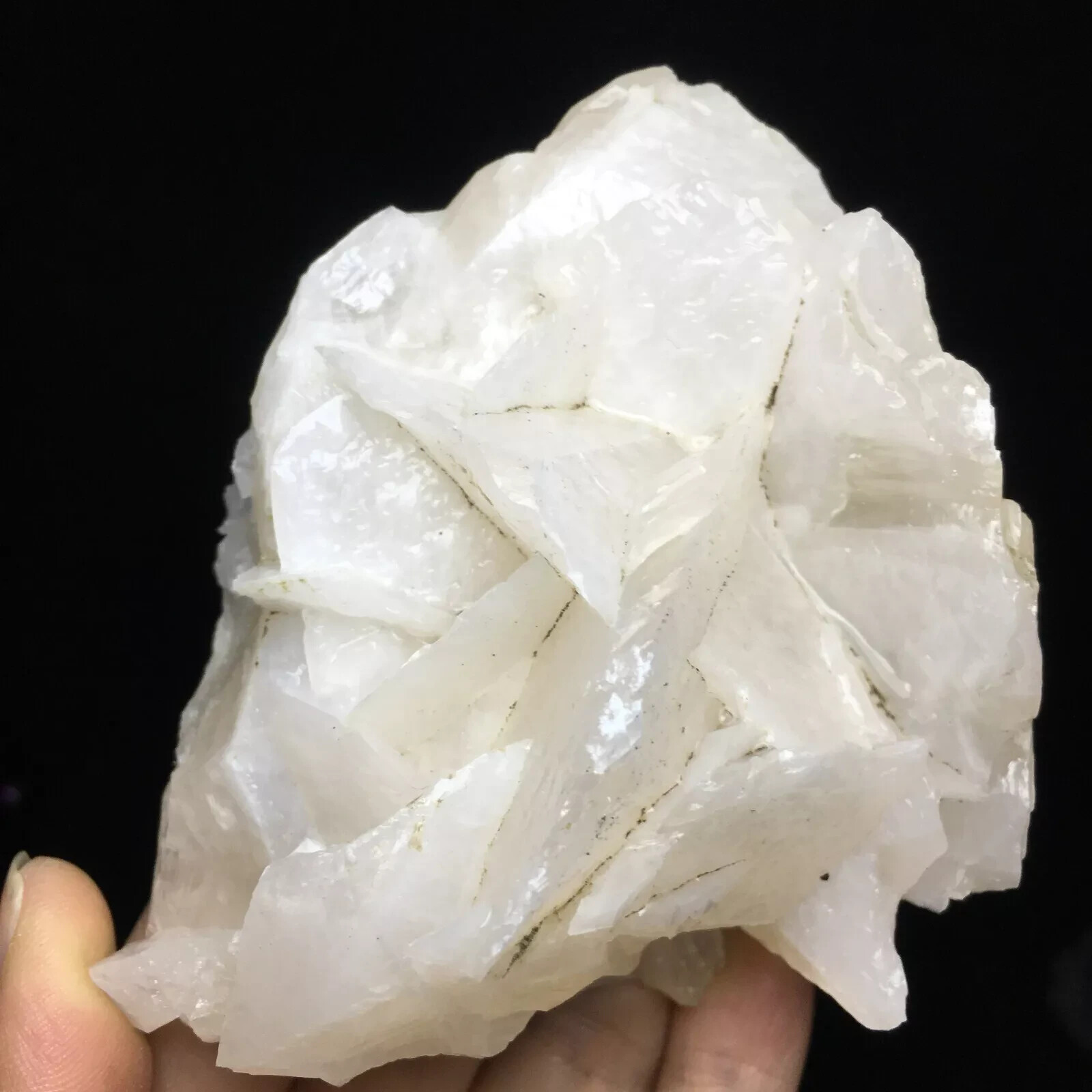 387g Rare pink fluorescent calcite comes from Chenzhou, Hunan, China