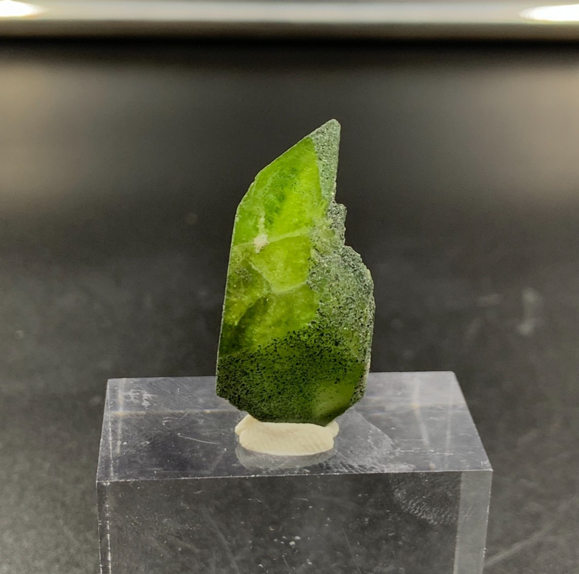 Natural Green Sphene Crystal 32 CT Natural Titanite Crystal From Pakistan