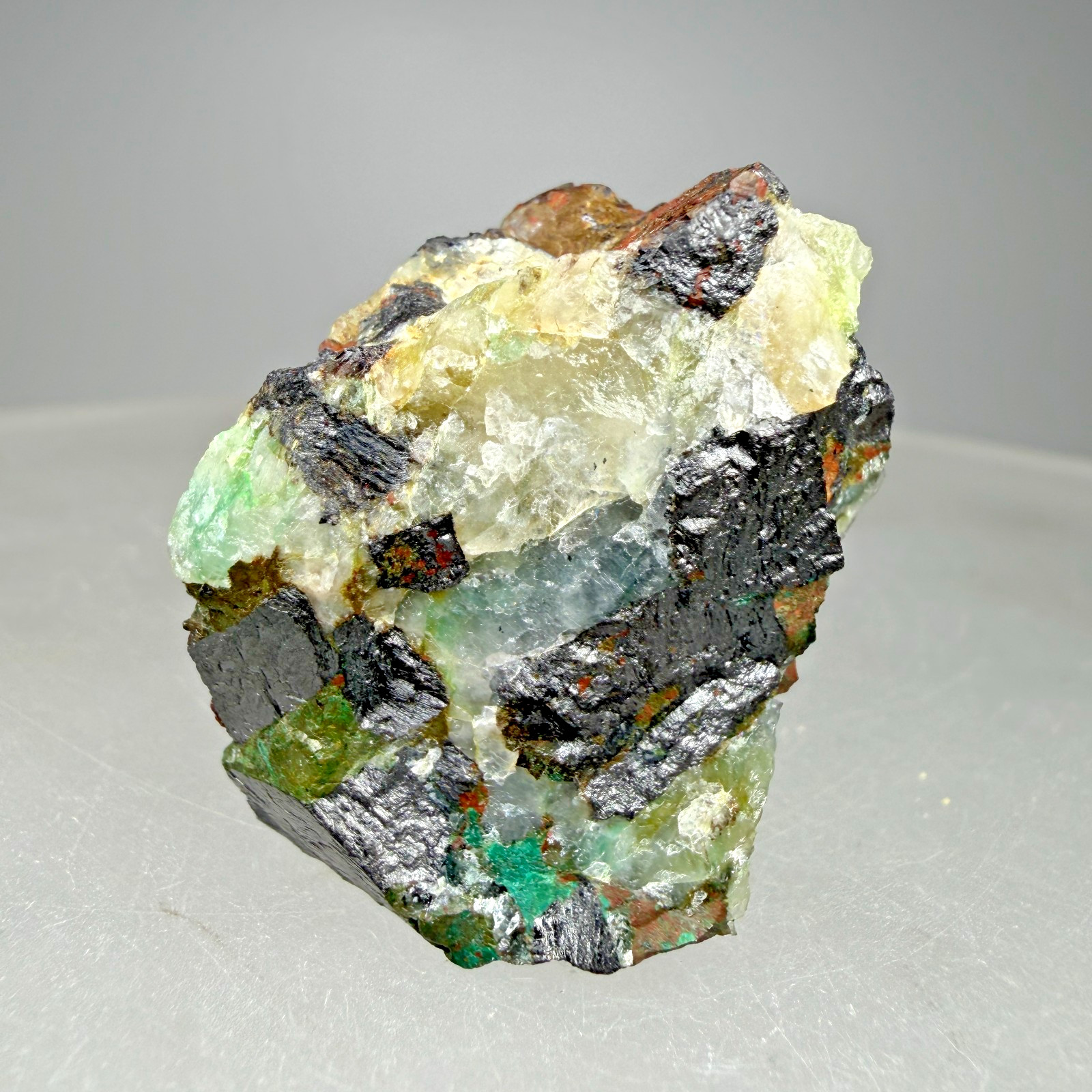 Hubnerite, Quartz: Harding Mine, Picuris District, Taos County, New Mexico