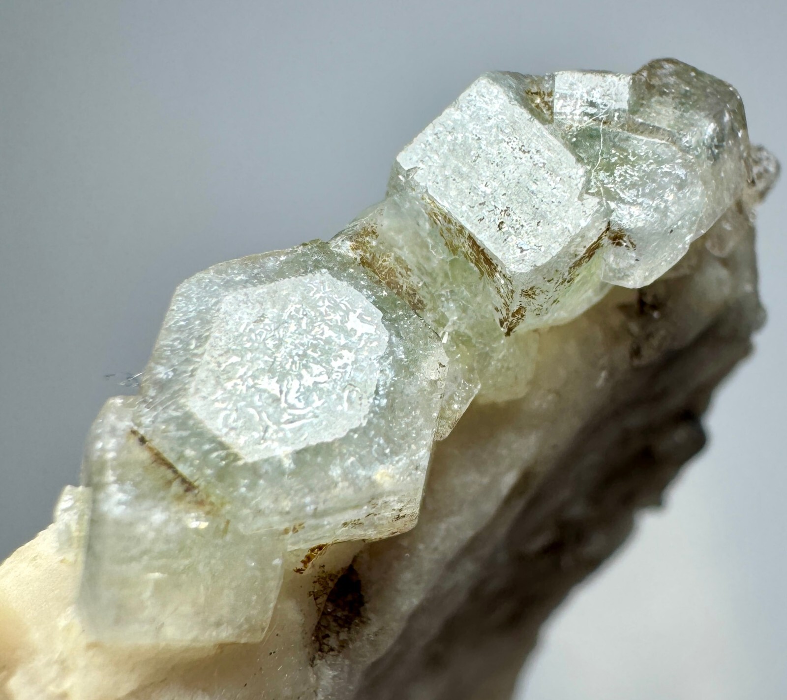 55 Carats Full Terminated Fluorescent Phosphore Apatite Crystals Bunch On Matrix