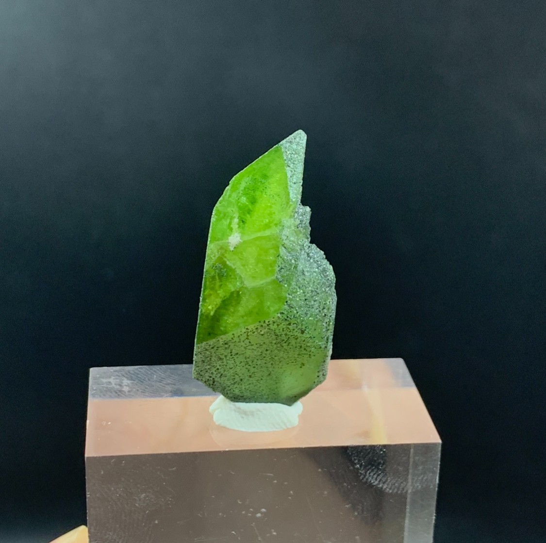 Natural Green Sphene Crystal 32 CT Natural Titanite Crystal From Pakistan