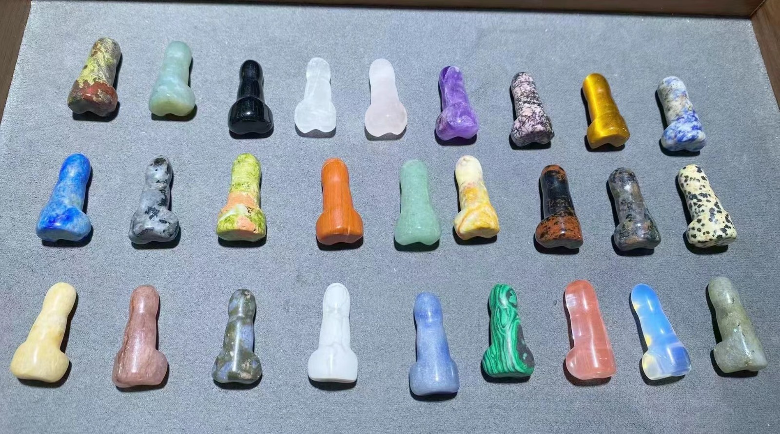 10pcs Natural Mix Mini quartz Crystal Male Penis Crystal Skull Massager wand
