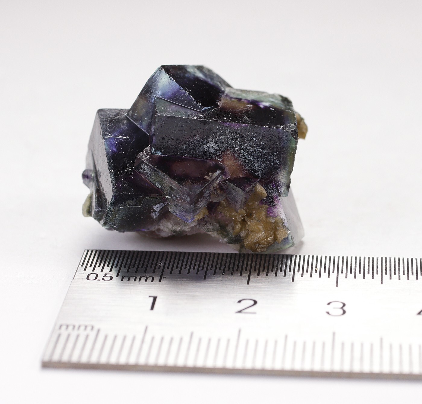 RAREST! ALIEN EYE Multicolor ZONED FLUORITE Crystal,Yaogangxian Mine,China