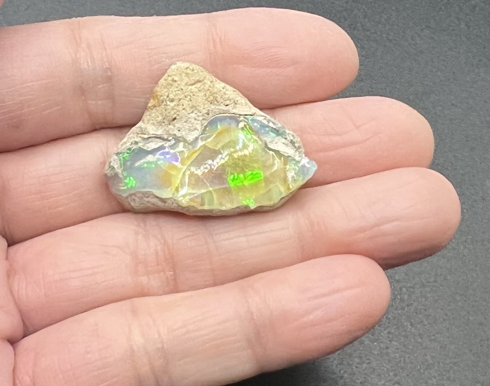 Ethiopian Welo Genuine Opal 6g Almost 1 1/2in AWESOME FLASHES