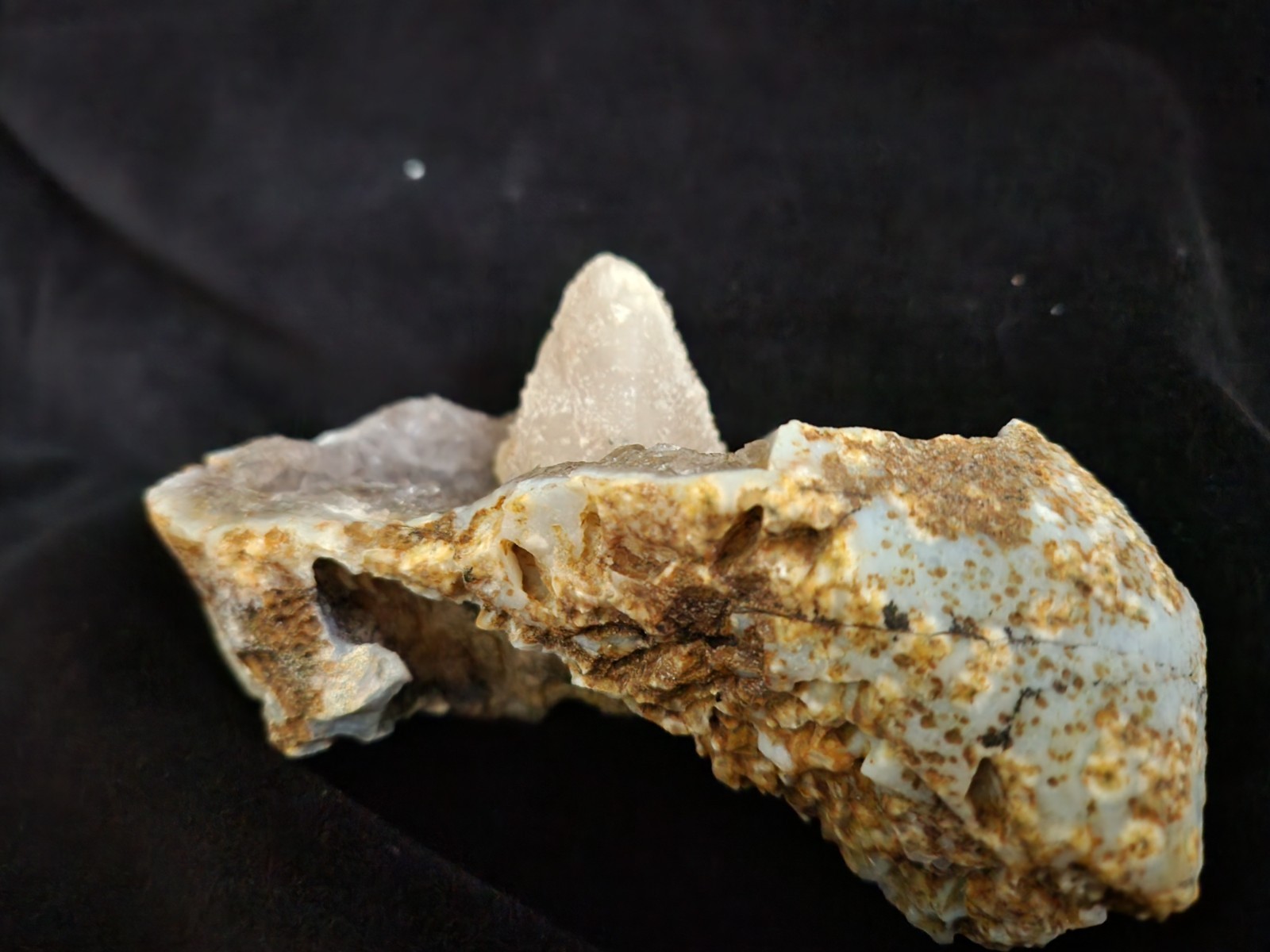 Calcite on Amethyst Geode – Nashik India – 5.25″ Cabinet Specimen