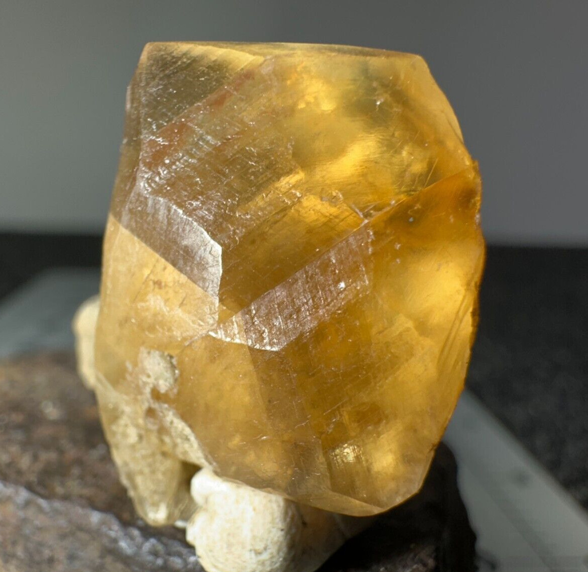 ➤1-1/4″ TWIN CALCITE CRYSTAL on Matrix -DeBolt Quarry Richmond Indiana VIDEO➤638