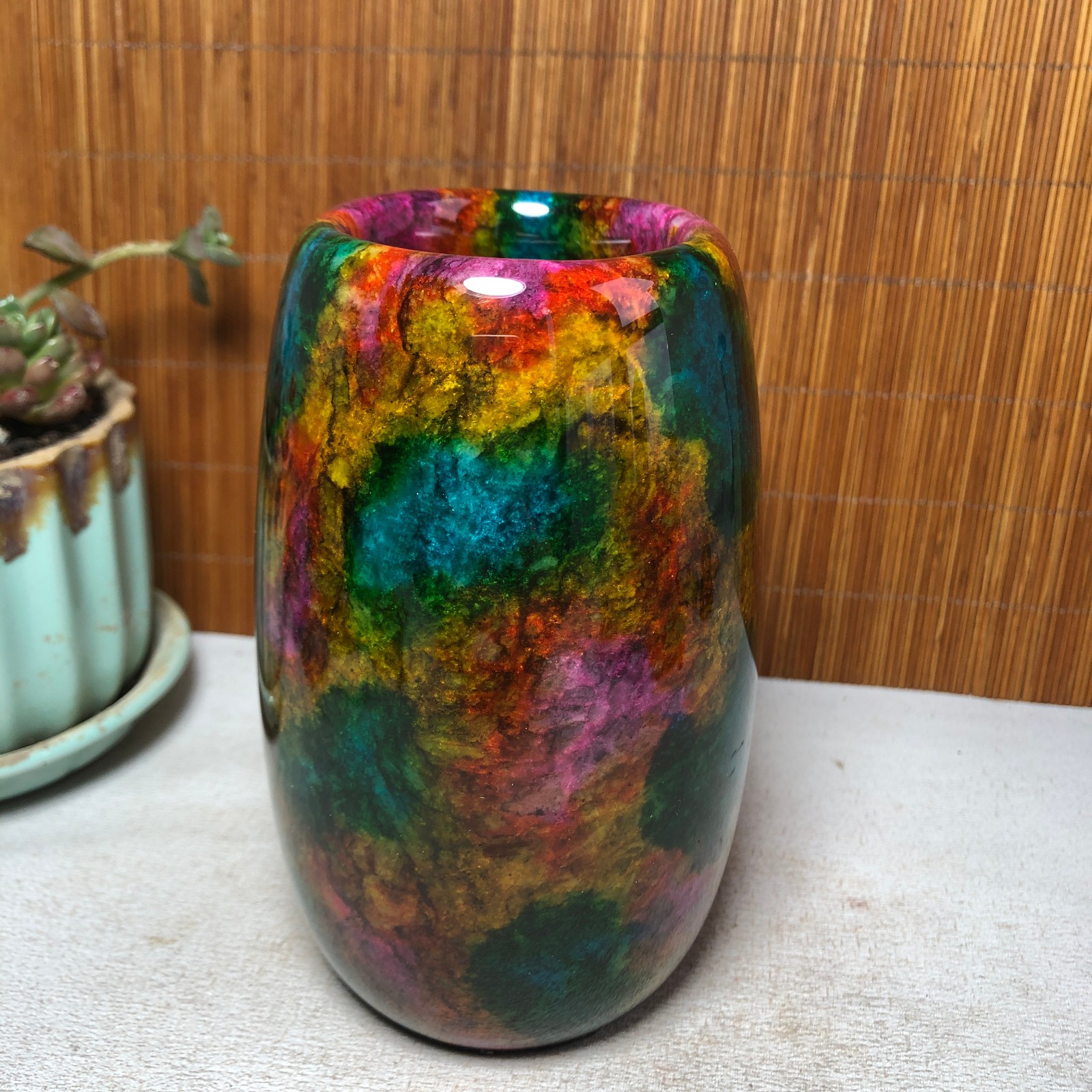 Natural “Seven Colors Jade” vase specimen -Taiwan China 1110g 130-79-79mm A4900
