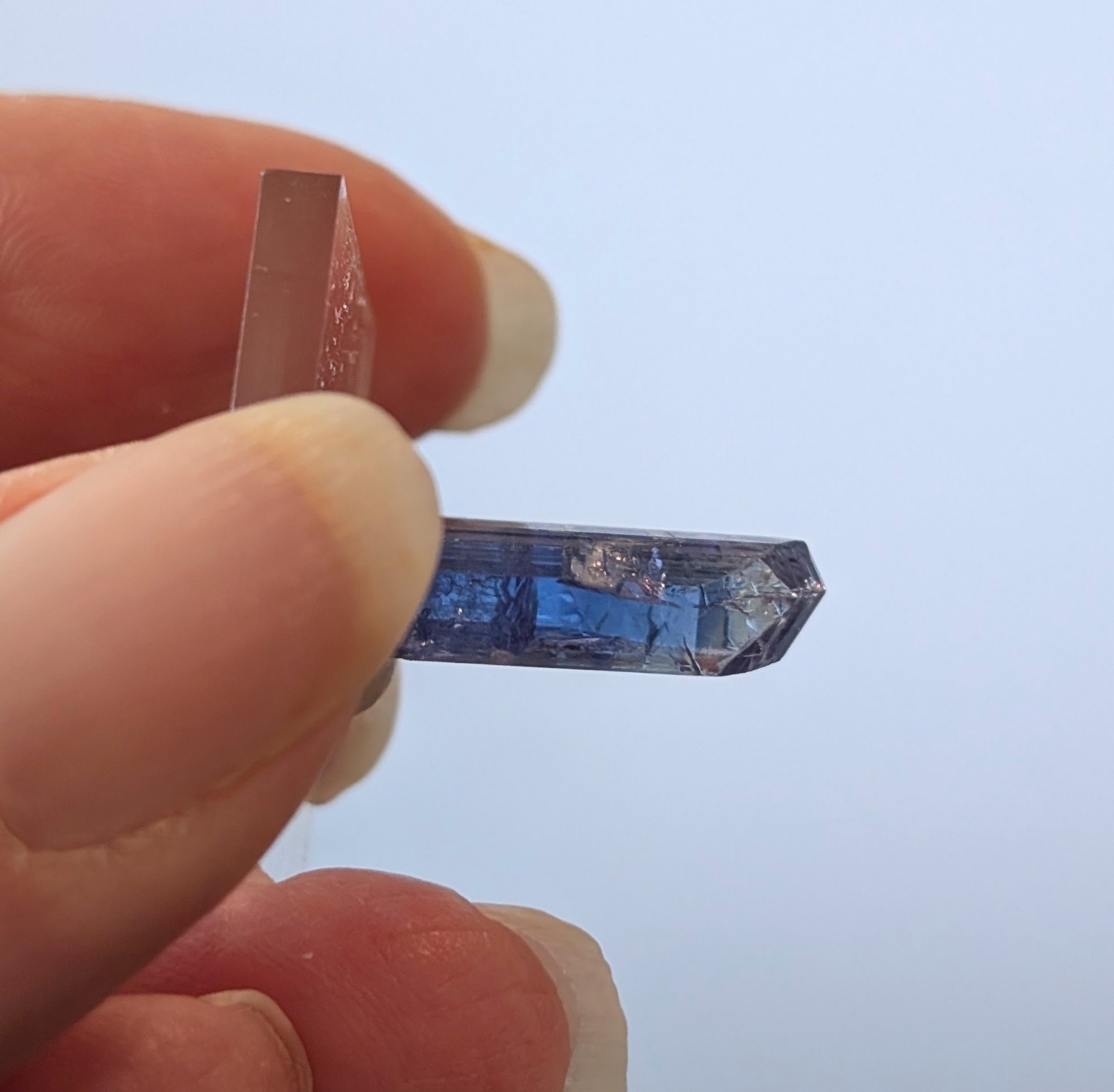 10.65 ct Natural Tanzanite Crystal – Blue/Violet Pleochroism – Merelani Tanzania