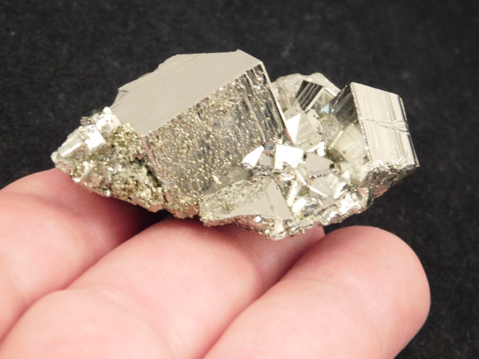 Smaller PYRITE Crystal CUBE Cluster! Nice and 100% Natural Peru 74.6gr
