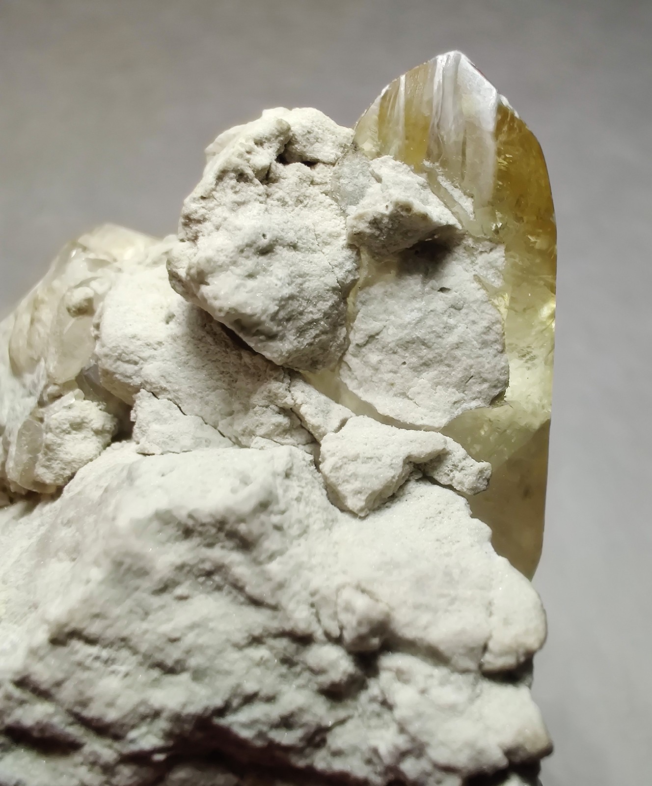 Calcite crystals on Limestone matrix, fluorescent. Indiana. 101 grams.