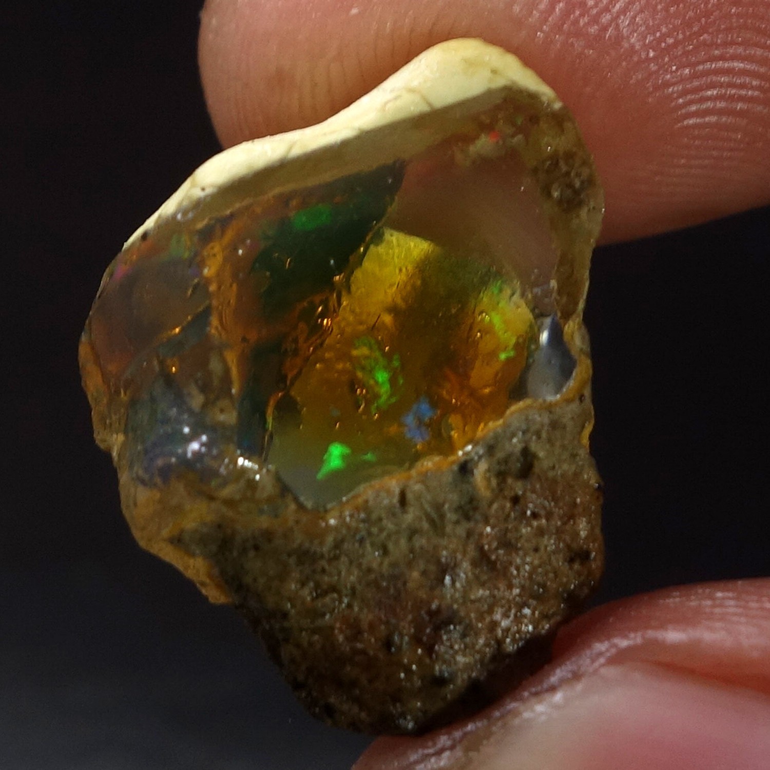 16.00 Ct 100% Natural Ethiopian Crystal Oil Opal Play Of Color Rough Specimen