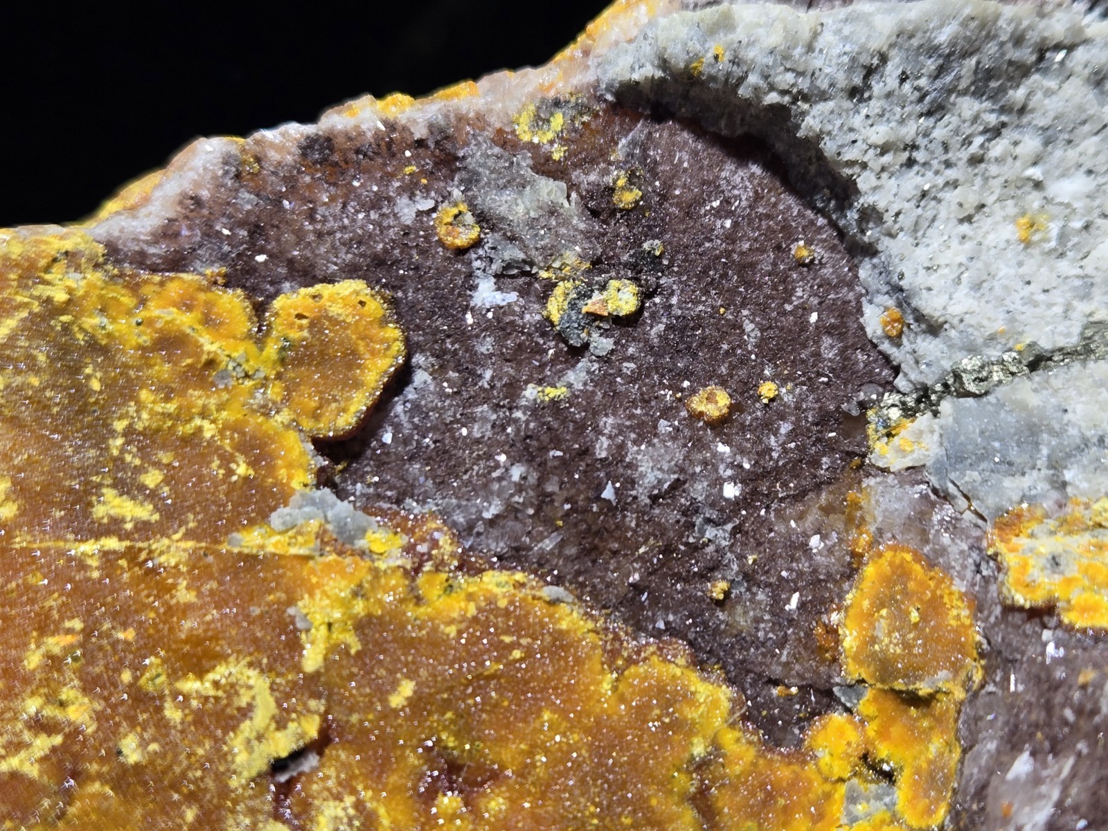 Orpement Realgar Natural Mineral Specimen With Barite and Pyrite 374g Peru 5.25″