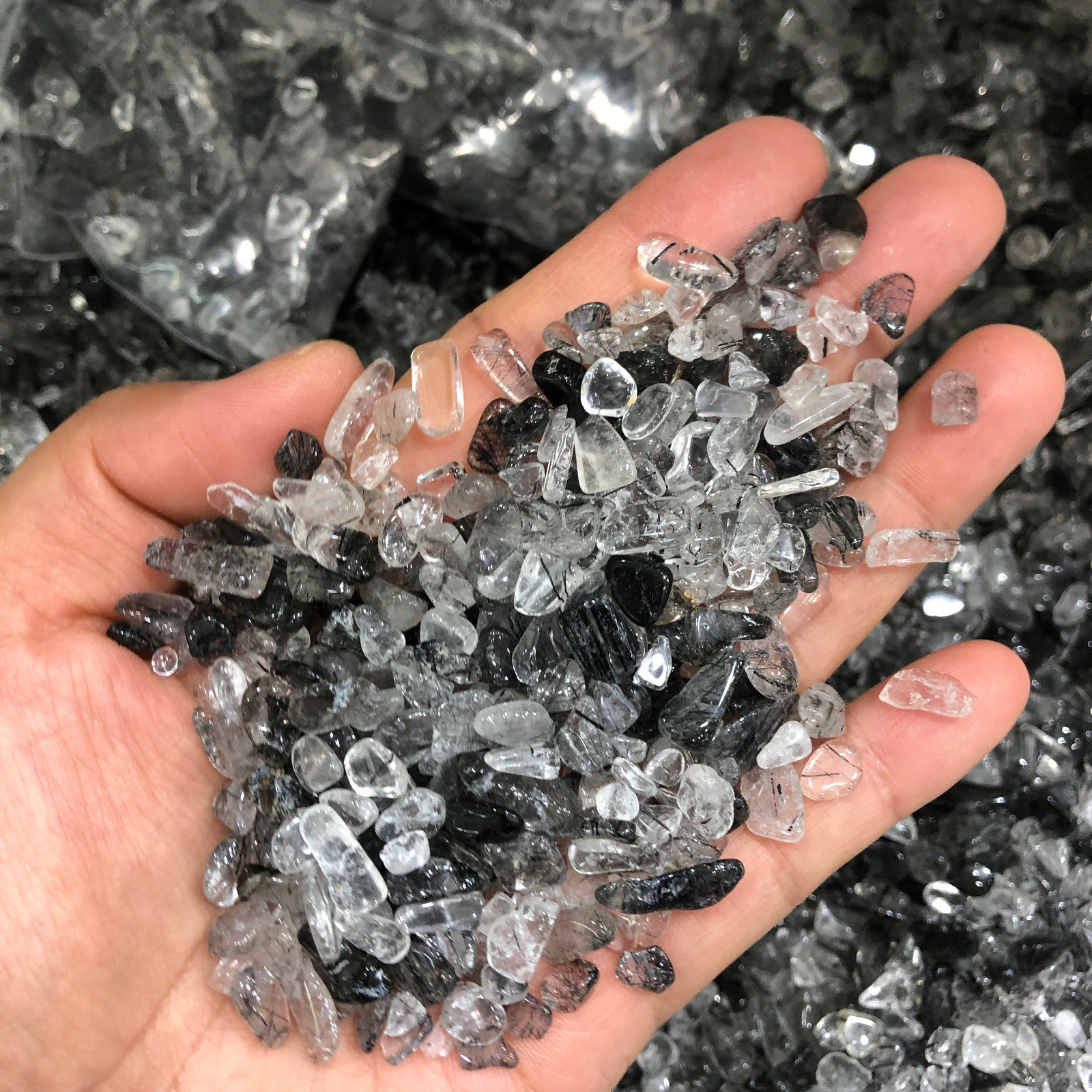 100g Natural Black hair crystal gravel reiki healing fish tank decorations A6223