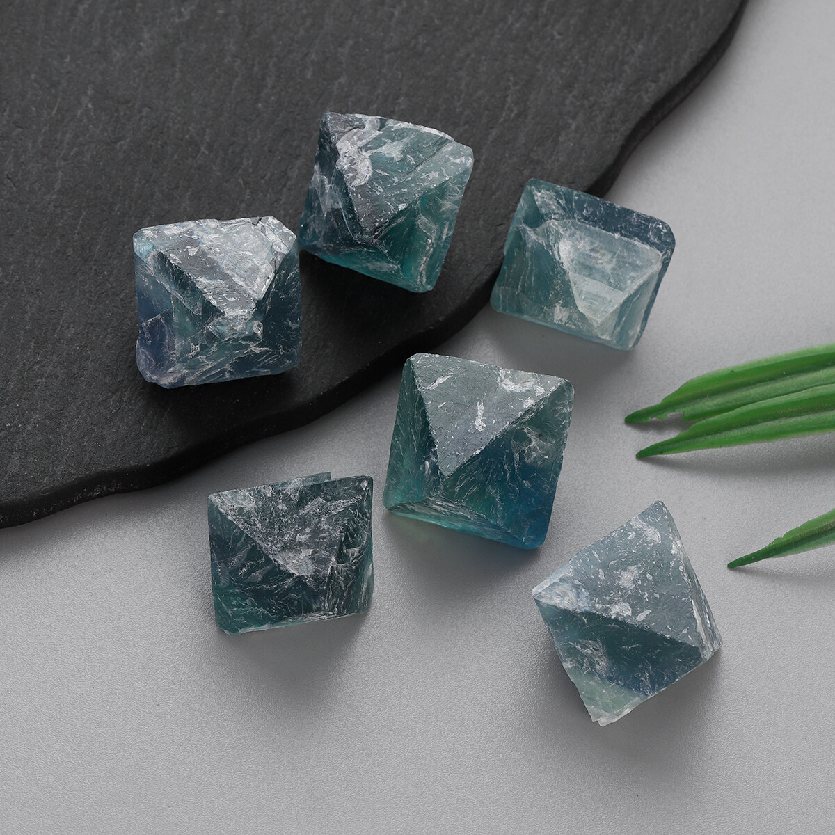 100g/Lot Natural Blue Fluorite Octahedron Crystal Mineral Crystal Healing US