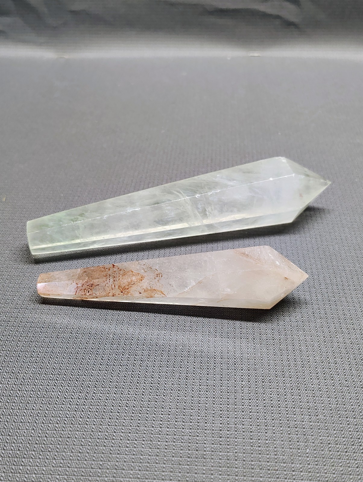 Set of 2 Wand Prism Towers – Quartz & Rose Quartz – 4″ & 5.25″ 204g