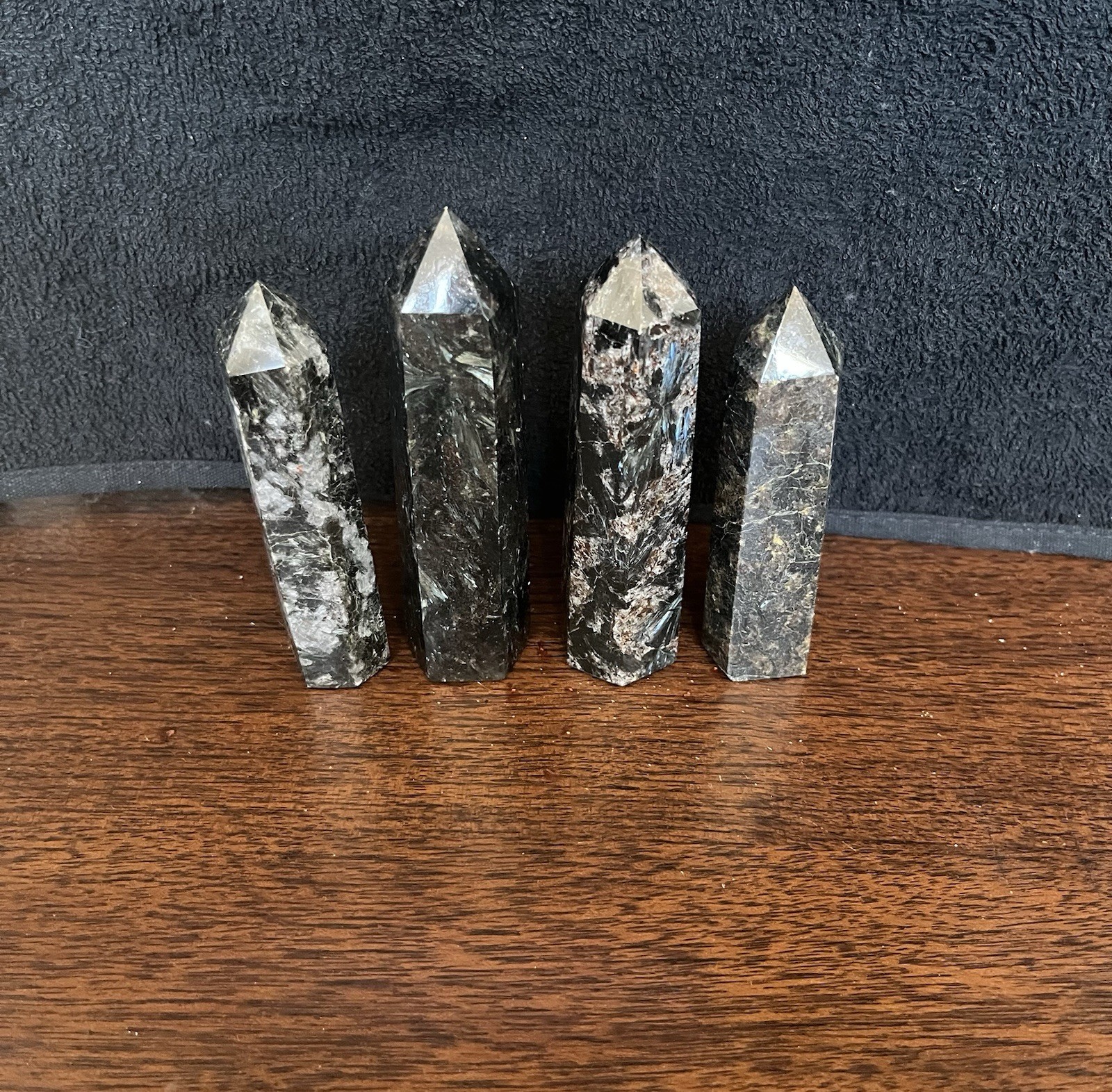 🩷Lot Of 4 Arfvedsonite Towers🩷