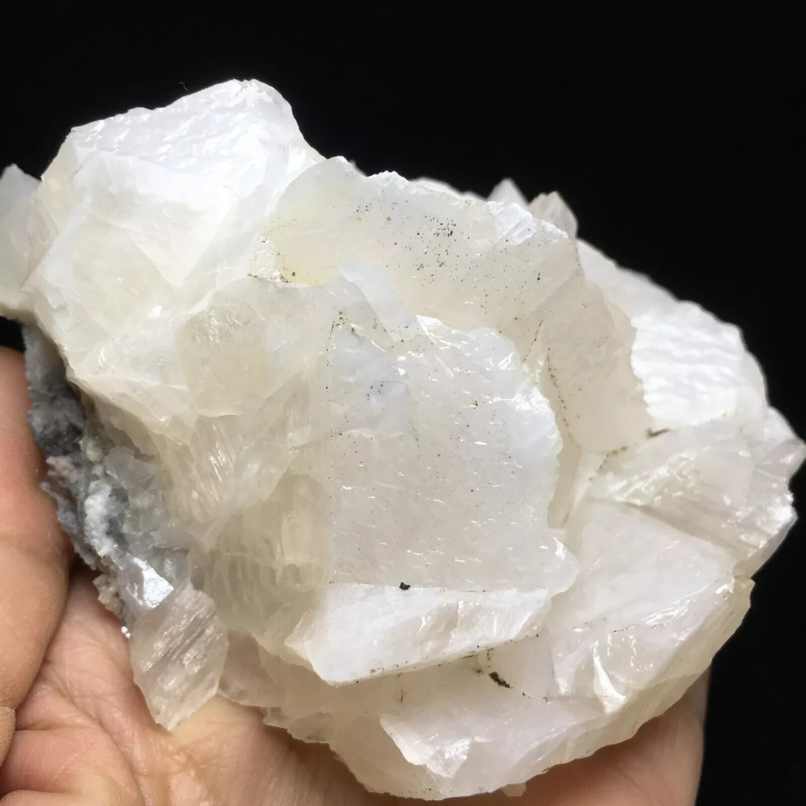387g Rare pink fluorescent calcite comes from Chenzhou, Hunan, China