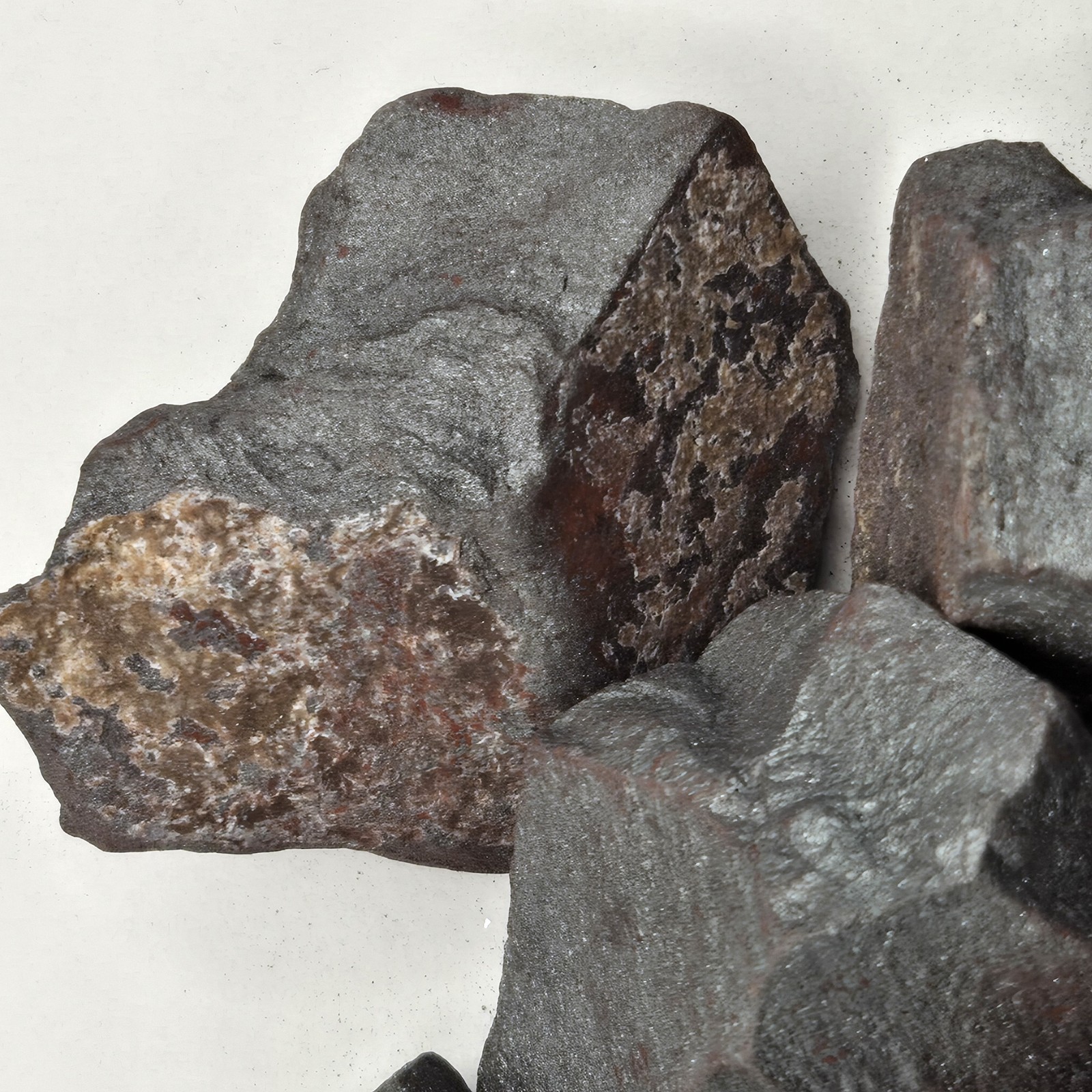 1 Lb Lot Of 1 To 2 Inches In Size Hematite Rough For Tumbling