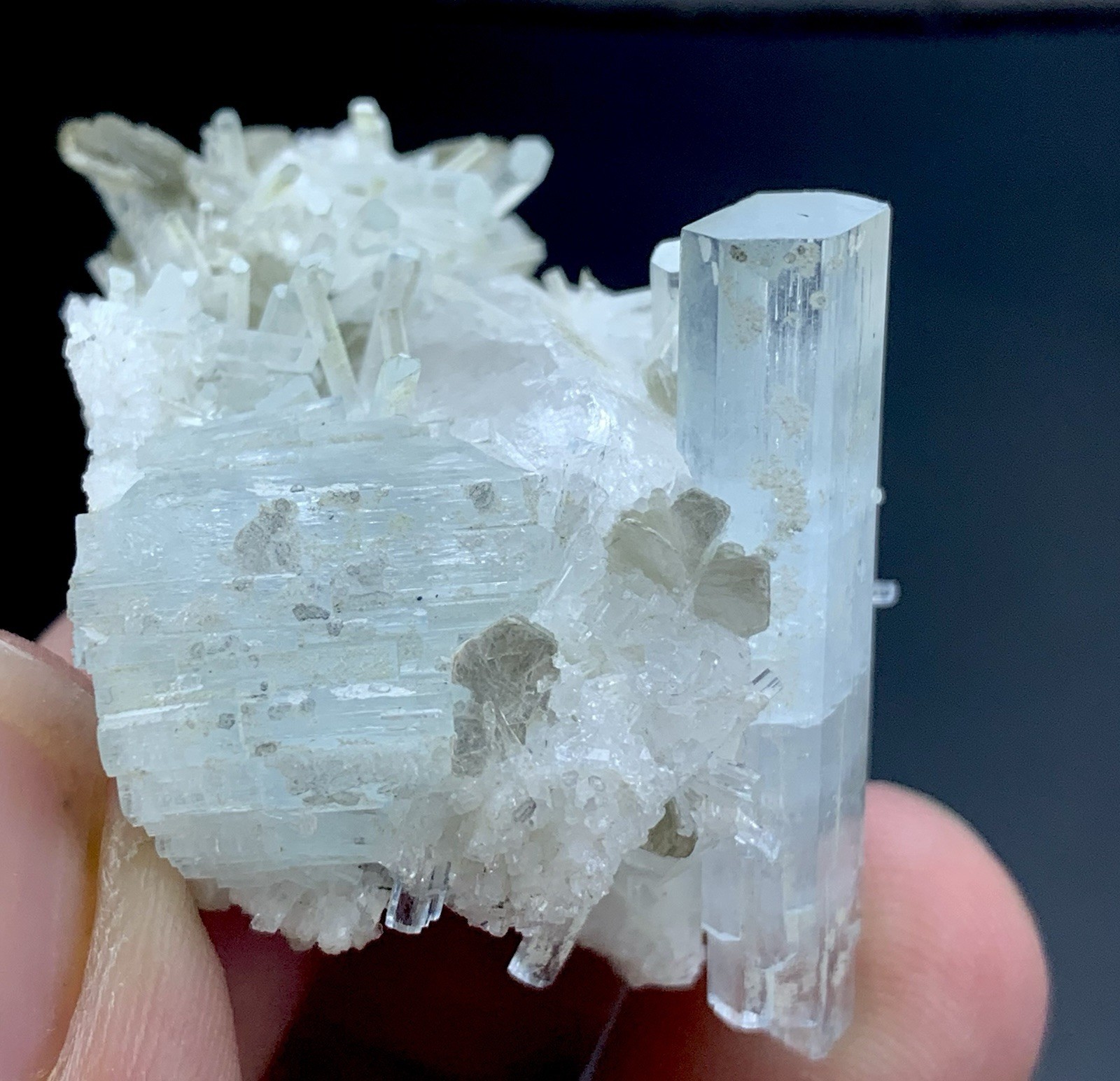 140 Cts Aquamarine Crystal Specimen From Skardu Pakistan.