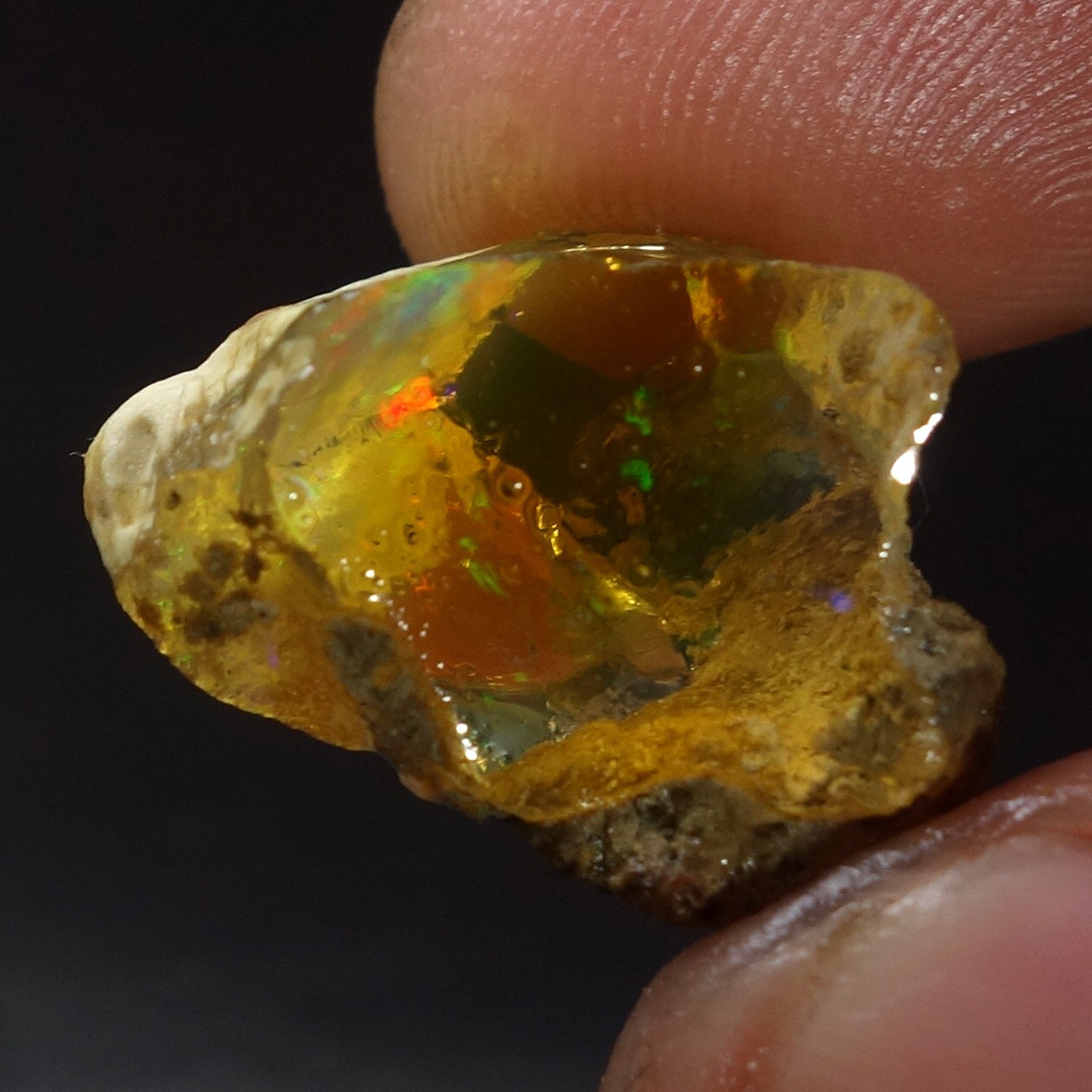 16.00 Ct 100% Natural Ethiopian Crystal Oil Opal Play Of Color Rough Specimen