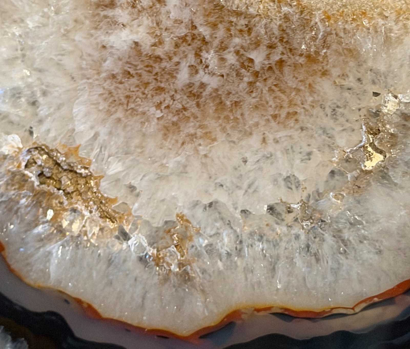Bundle: Agate Slice with Druzy Crystals, Puck Light and Stand