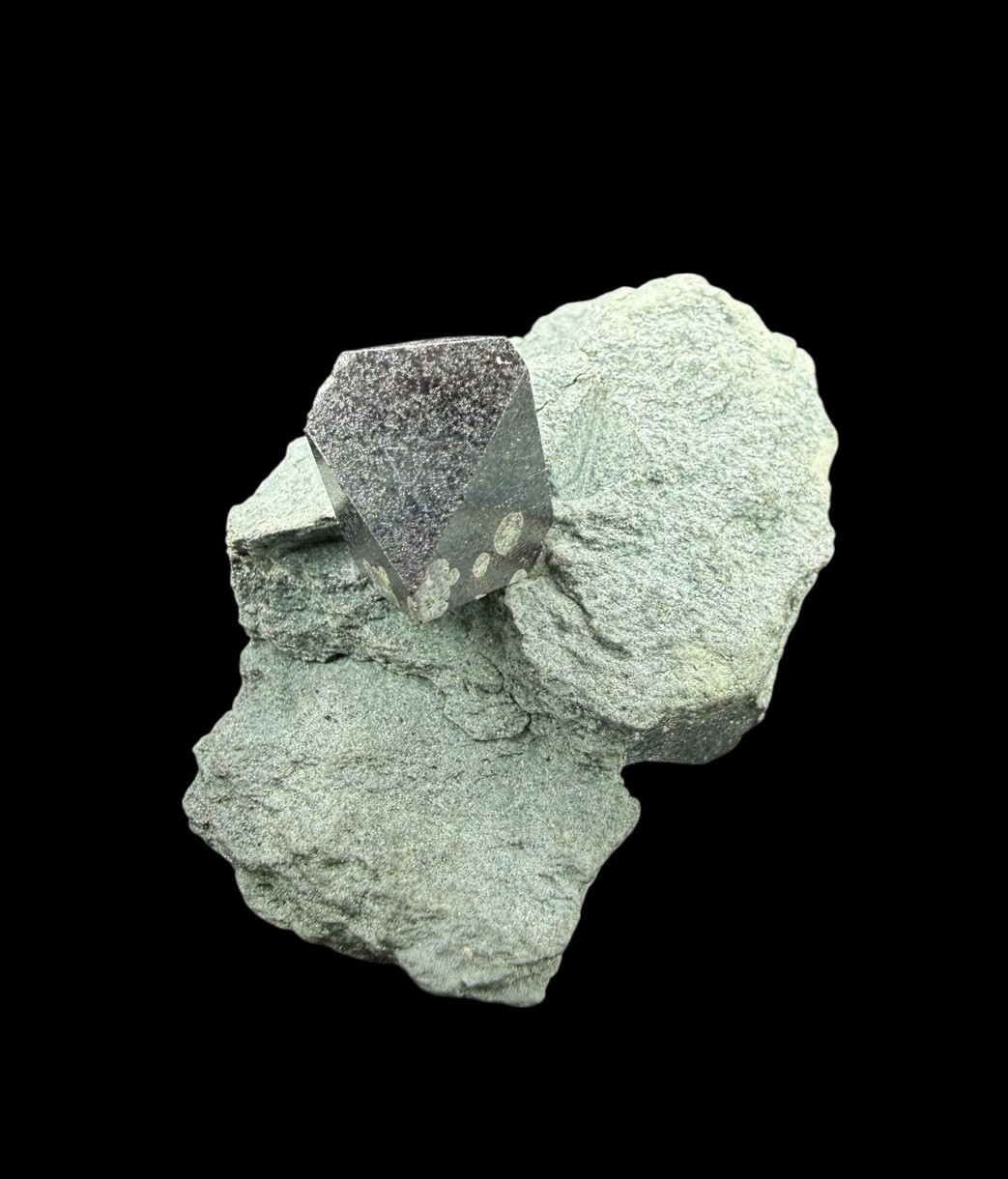 Magnetite Crystal : Diamantina . Minas Gerais , Brazil 🇧🇷
