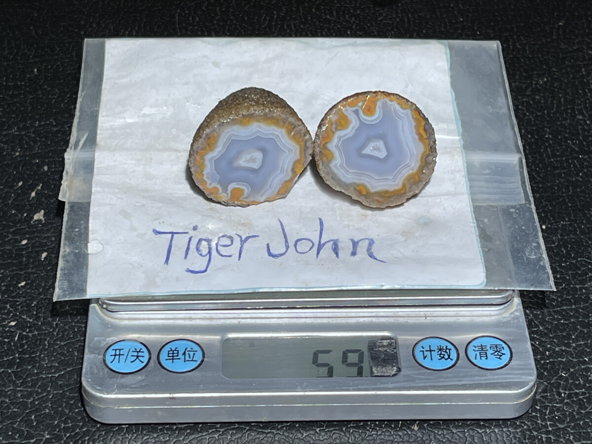 1Pair China Agate Hebei xuanhua natural Crystal Geodes collectible 59g D180