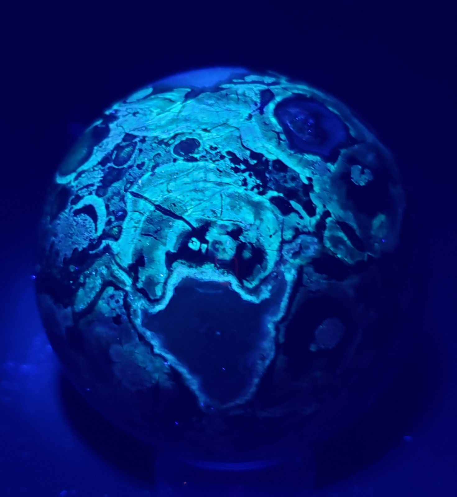 2.8″ Money Agate UV Crystal Druzy Sphere Orb Ball, 448g or 1 lb