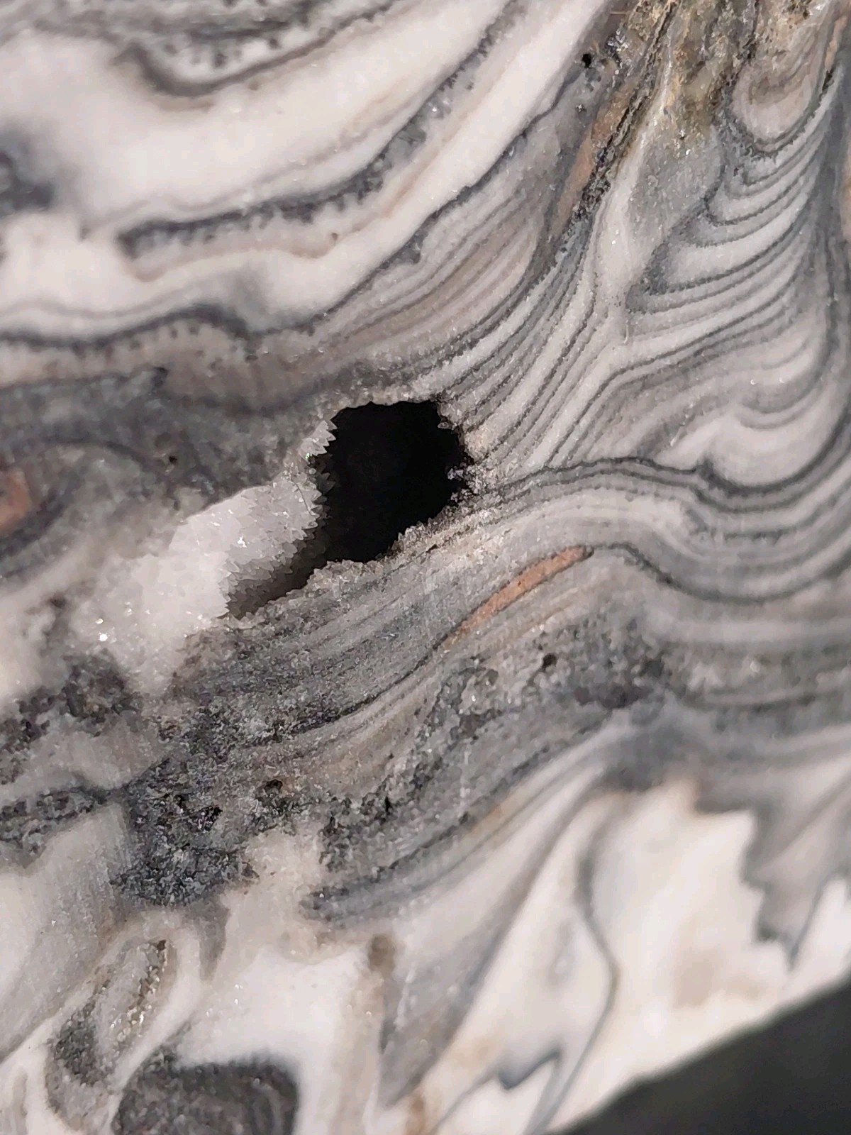 Zebra Calcite Tower 2 Lbs Crystal Pocket Banded Dendritic Display 4″x 3 1/2″x 2″