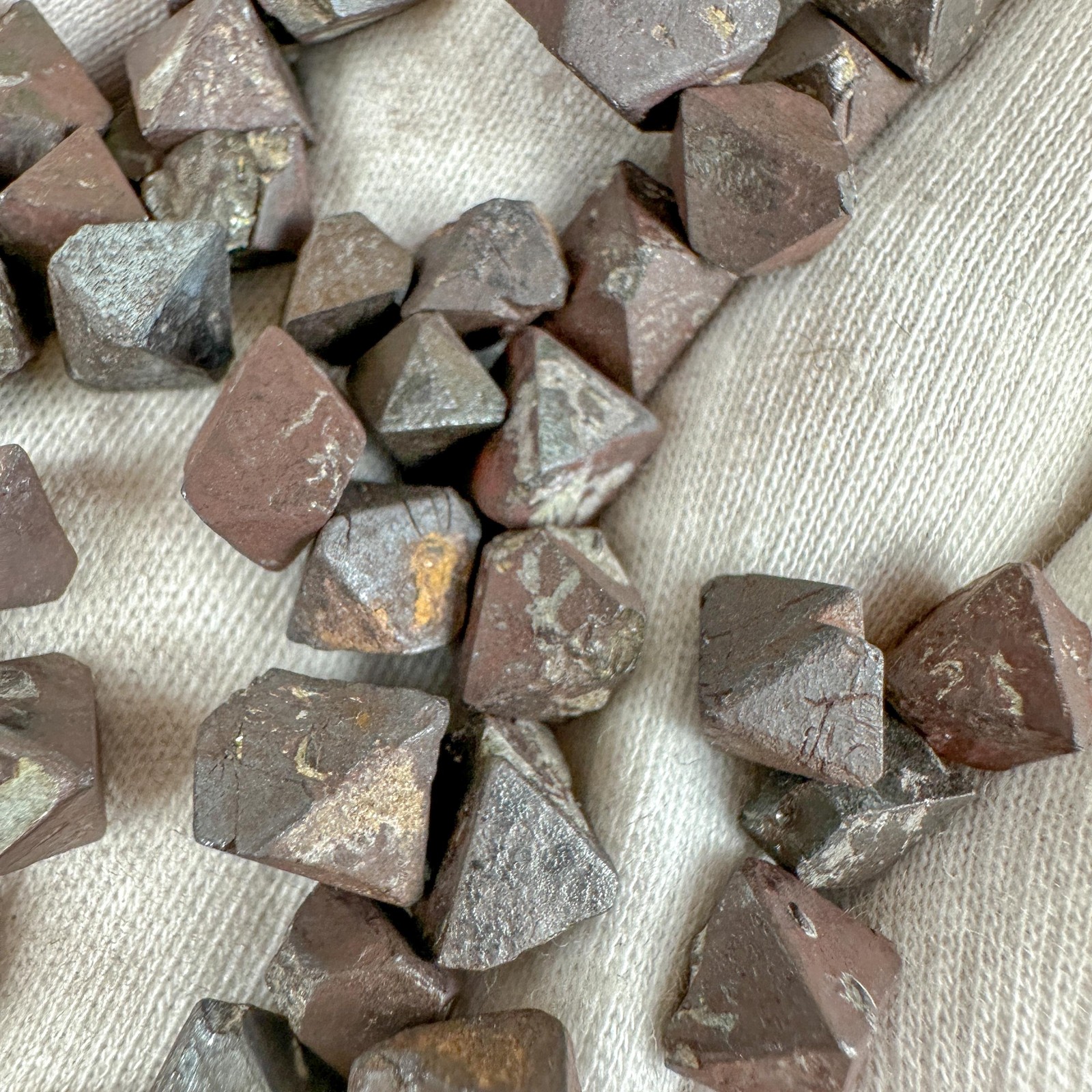 5 PCS Raw Magnetite Crystal / Rough Magnetite Stone / Power / Transformation