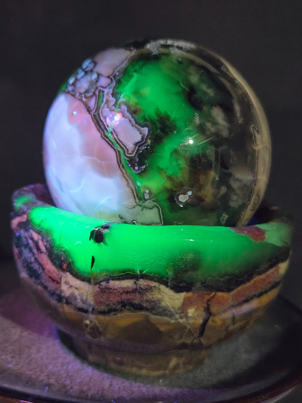 Set of (2) UV Reactive Football Agate dish/holder & Volcano sphere! G15