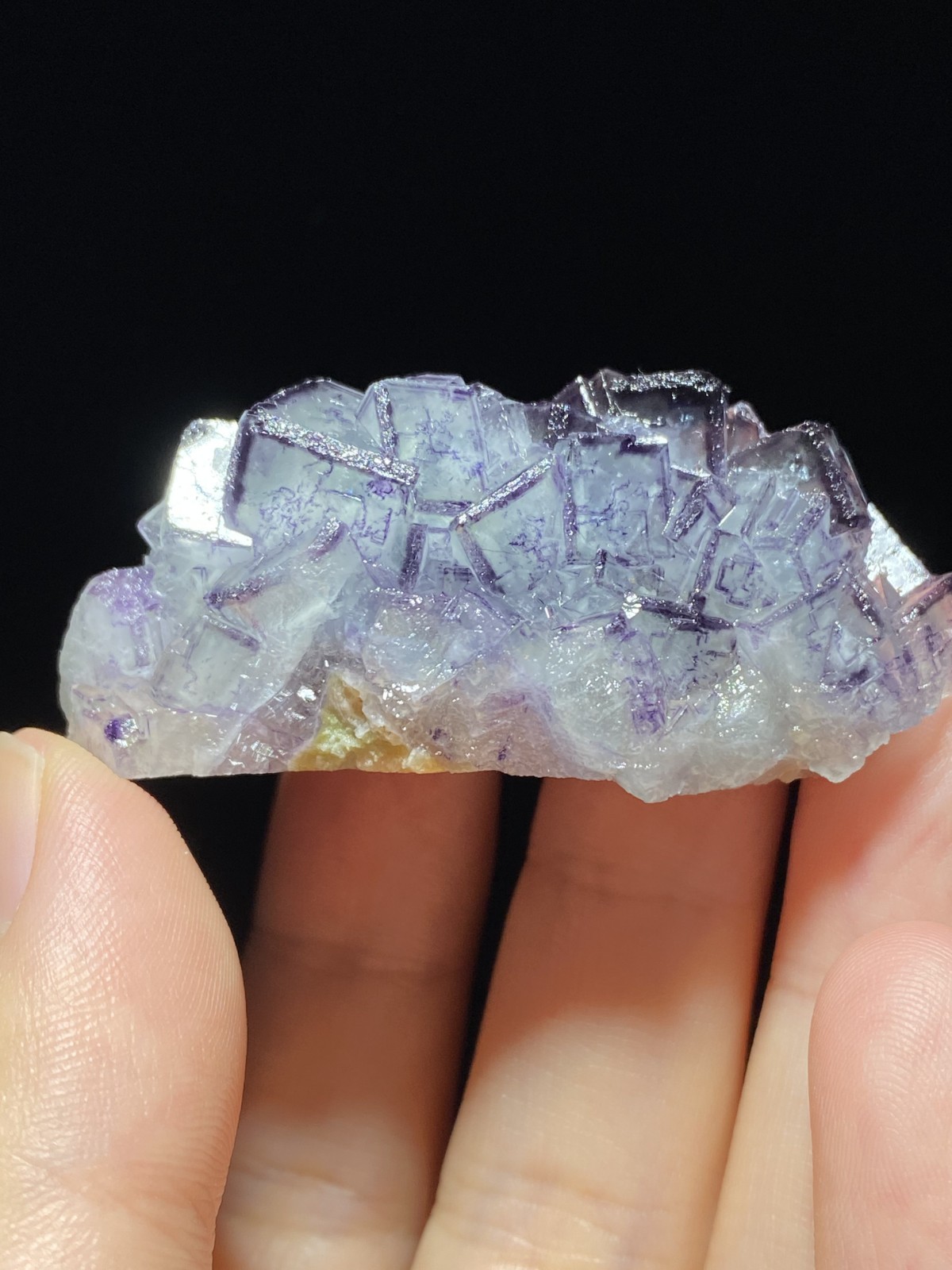 Exquisite Natural Purple-edged Cubic Fluorite Crystal Mineral Specimen,China