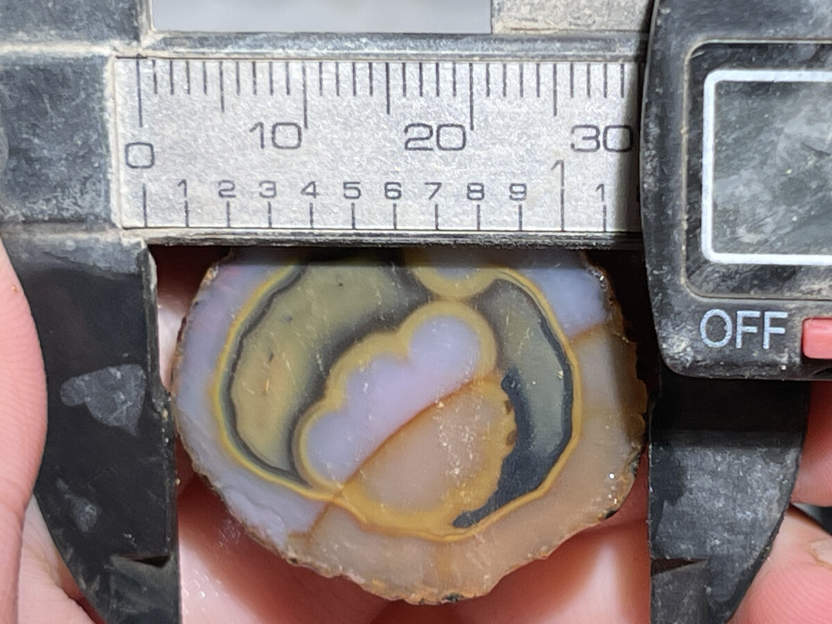 1Pair China Agate Hebei xuanhua natural Crystal Geodes collectible 24g D261