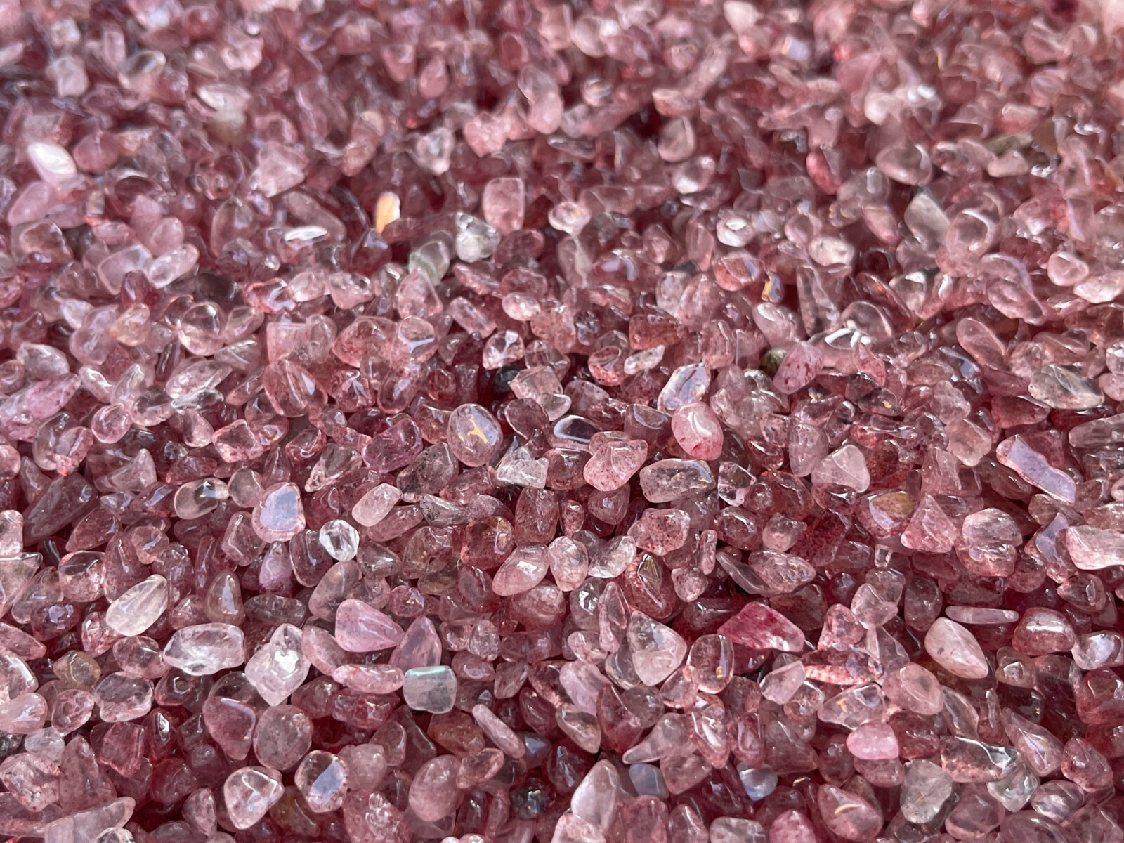 Grade A++ Strawberry Quartz Semi Tumbled Gemstone Mini Chips 4 – 8 mm, Bulk Lot