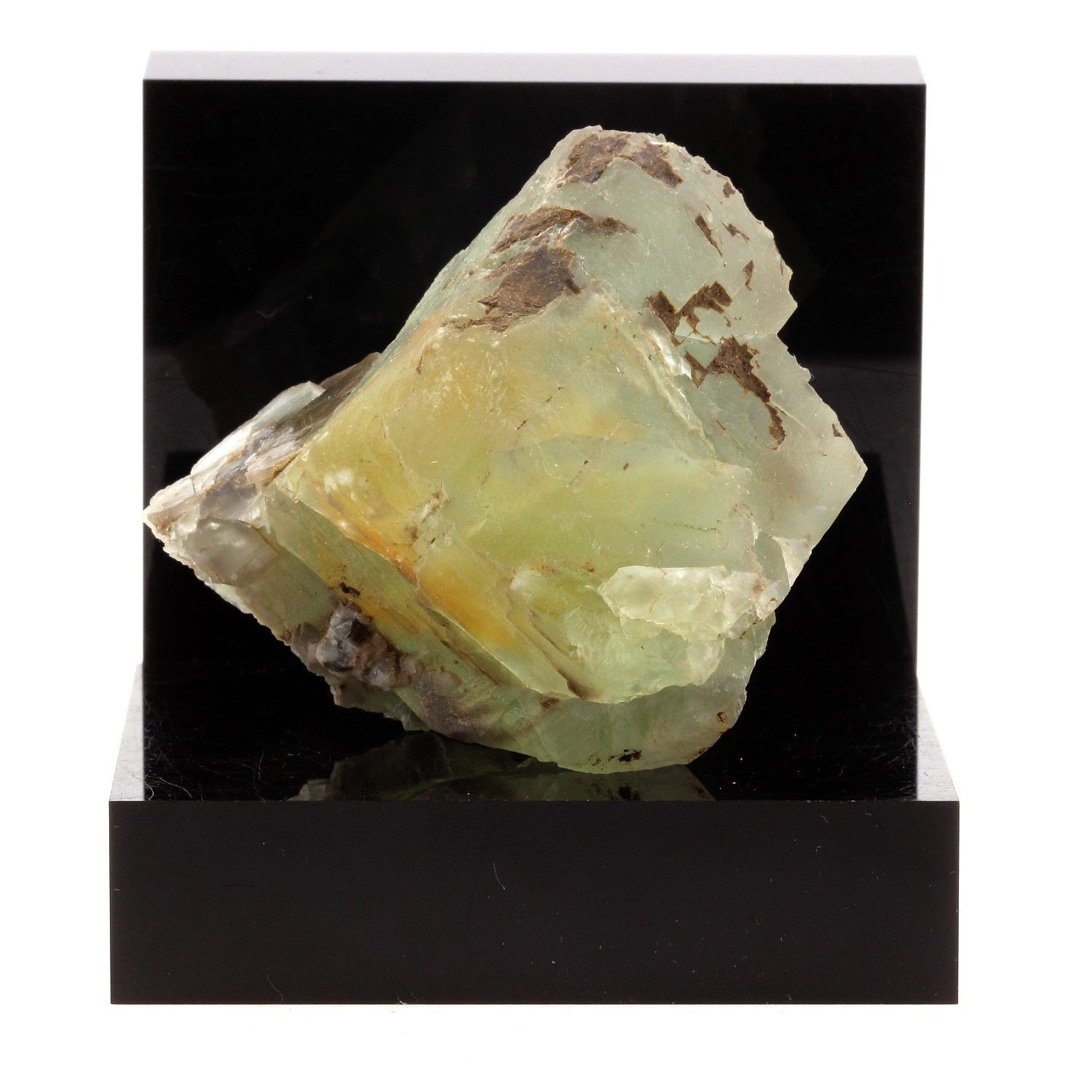 Minerals And Precious Stones. Green Fluorite. 1040.0 CT. Massif Des Aravis, H