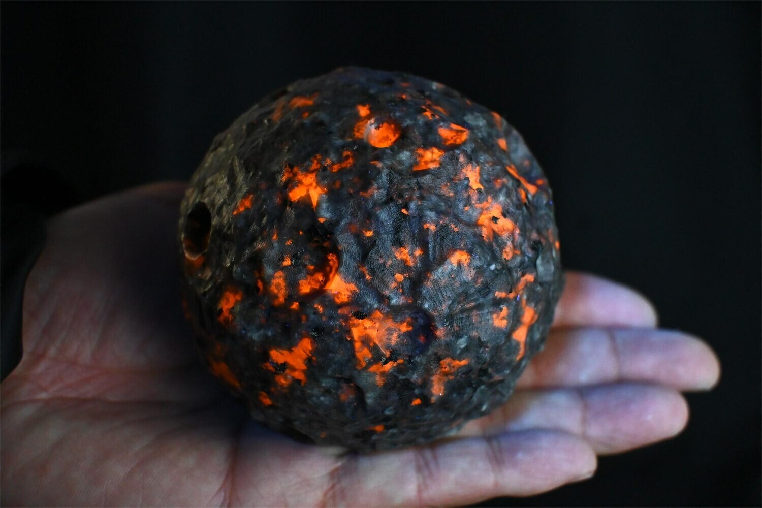 Natural Yooperlite Moon Sphere UV Reactive Sodalite Gemstone Ball Home Decor