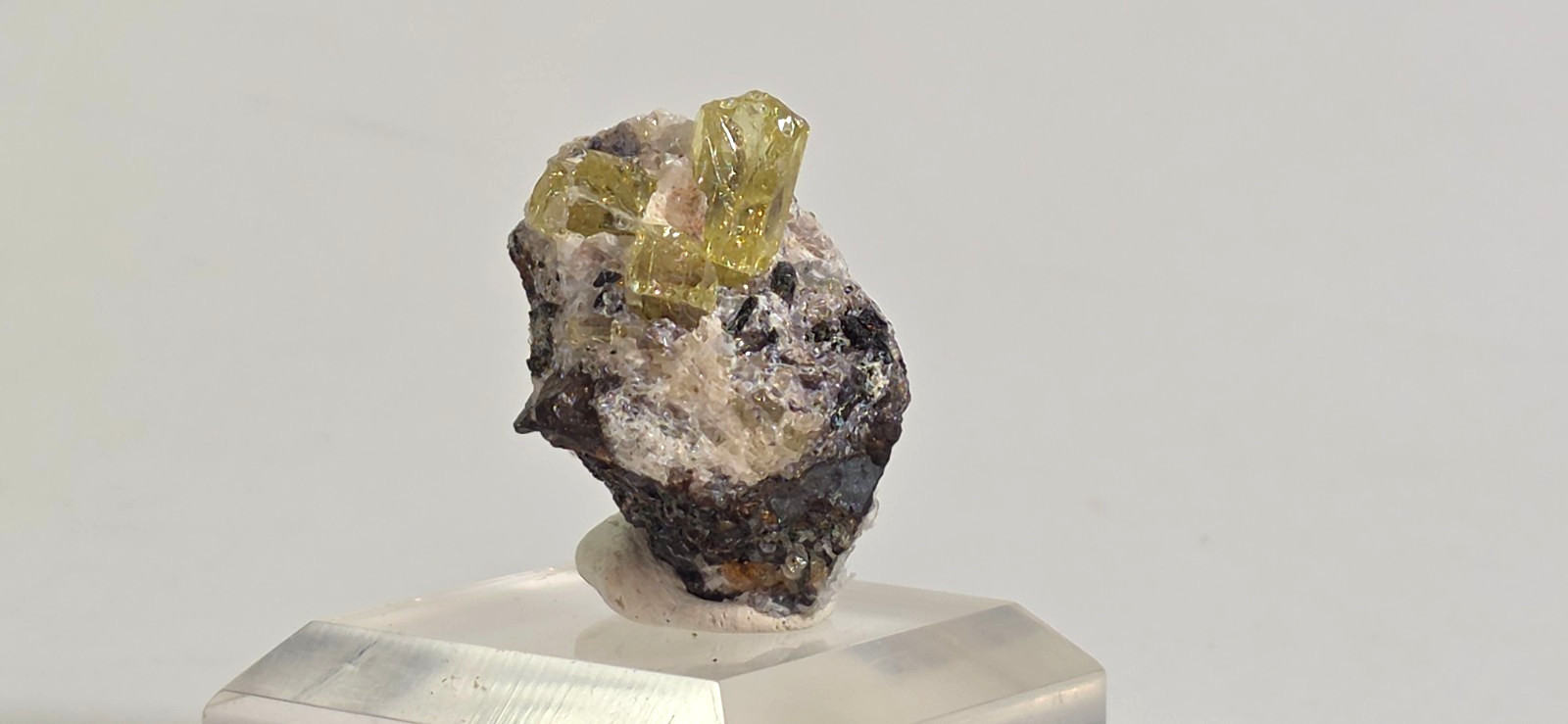 Adamite, Fluorite, Hemimorphite, Apatite, Smky. Qtz., Mexico Mixed Lot ML-1