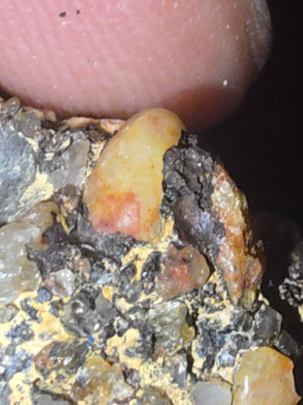 Bearing diamond rock that’s 1 1/2 tall by 1 1/4 inches in whith.