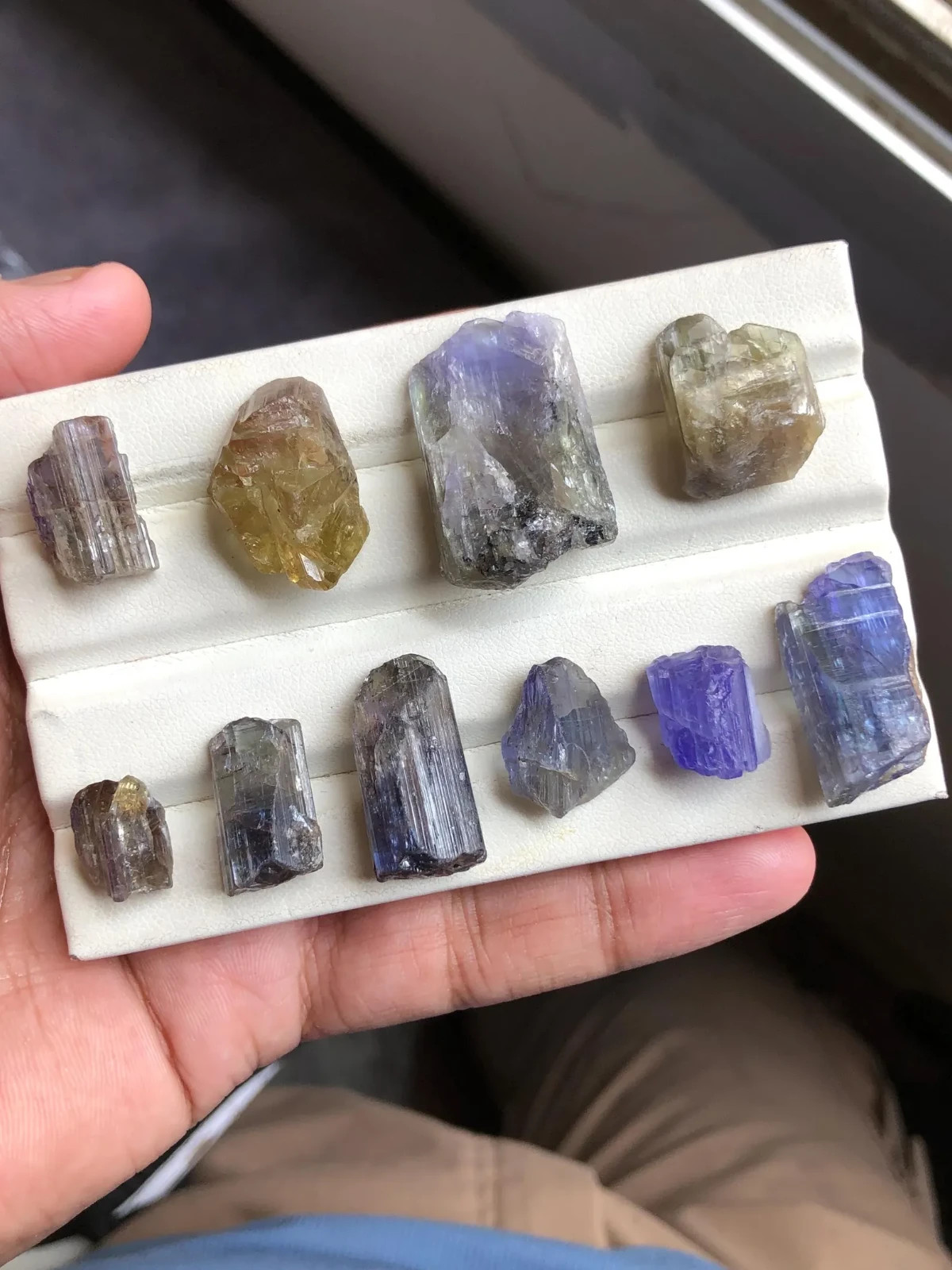 Natural Tanzanite Rough Gemstone, Bi Color Tanzanite Raw, Healing Stone. Tz#23
