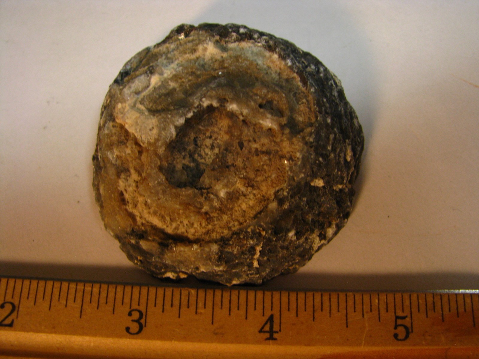 2.9oz AGATE GEODE W/QUARTZ CRYSTALS 2.3×2.3x.9in BRAZIL SMOOTH-NOT POLISHED #030