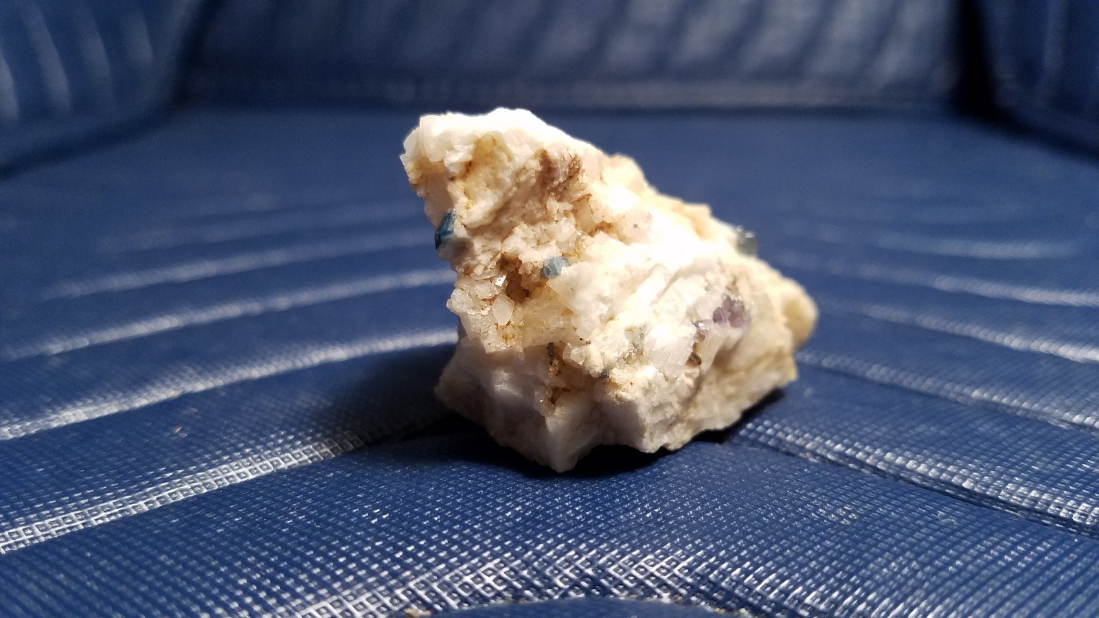 SiG: Small Deep Blue-Green Greenish-Blue Beryl Crystals on Matrix from Austria