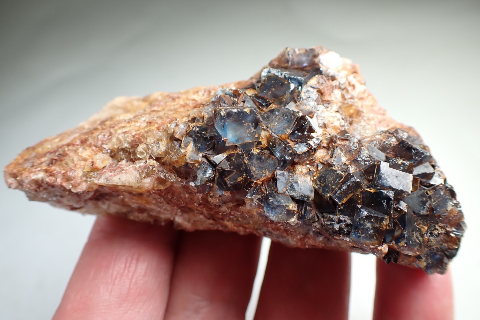 FLUORITE * BLUE CRYSTALS ON QUARTZ * RARE LOCALITY ! Cerny Potok, CZECH REPUBLIC