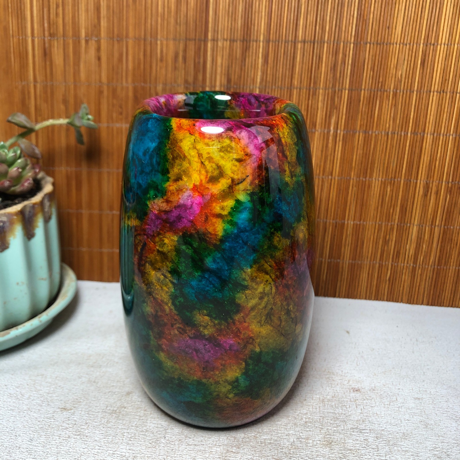 Natural “Seven Colors Jade” vase specimen -Taiwan China 1110g 130-79-79mm A4900